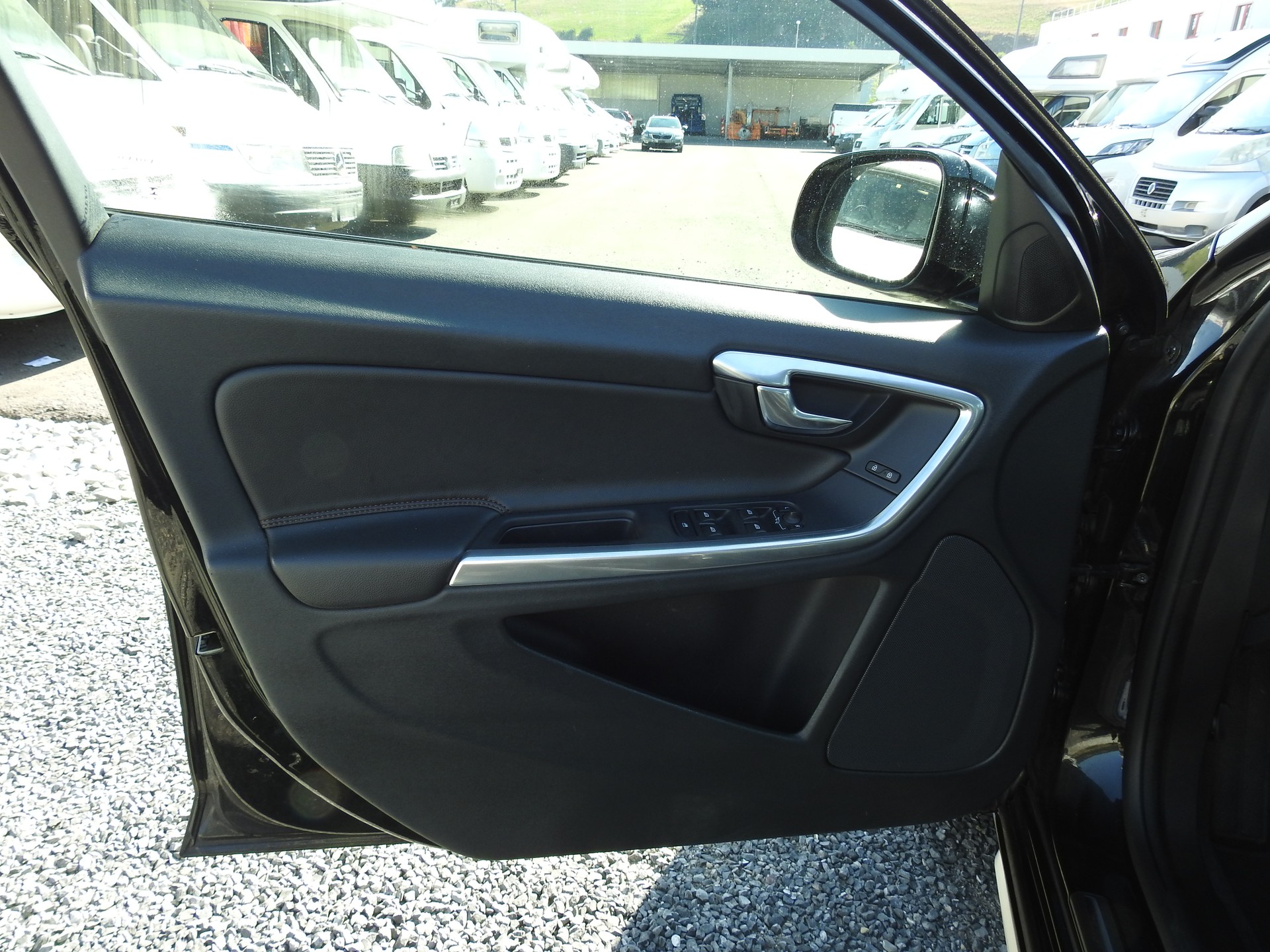 VOLVO V60 Cross Country D4 AWD Momentum Geartronic-image-10