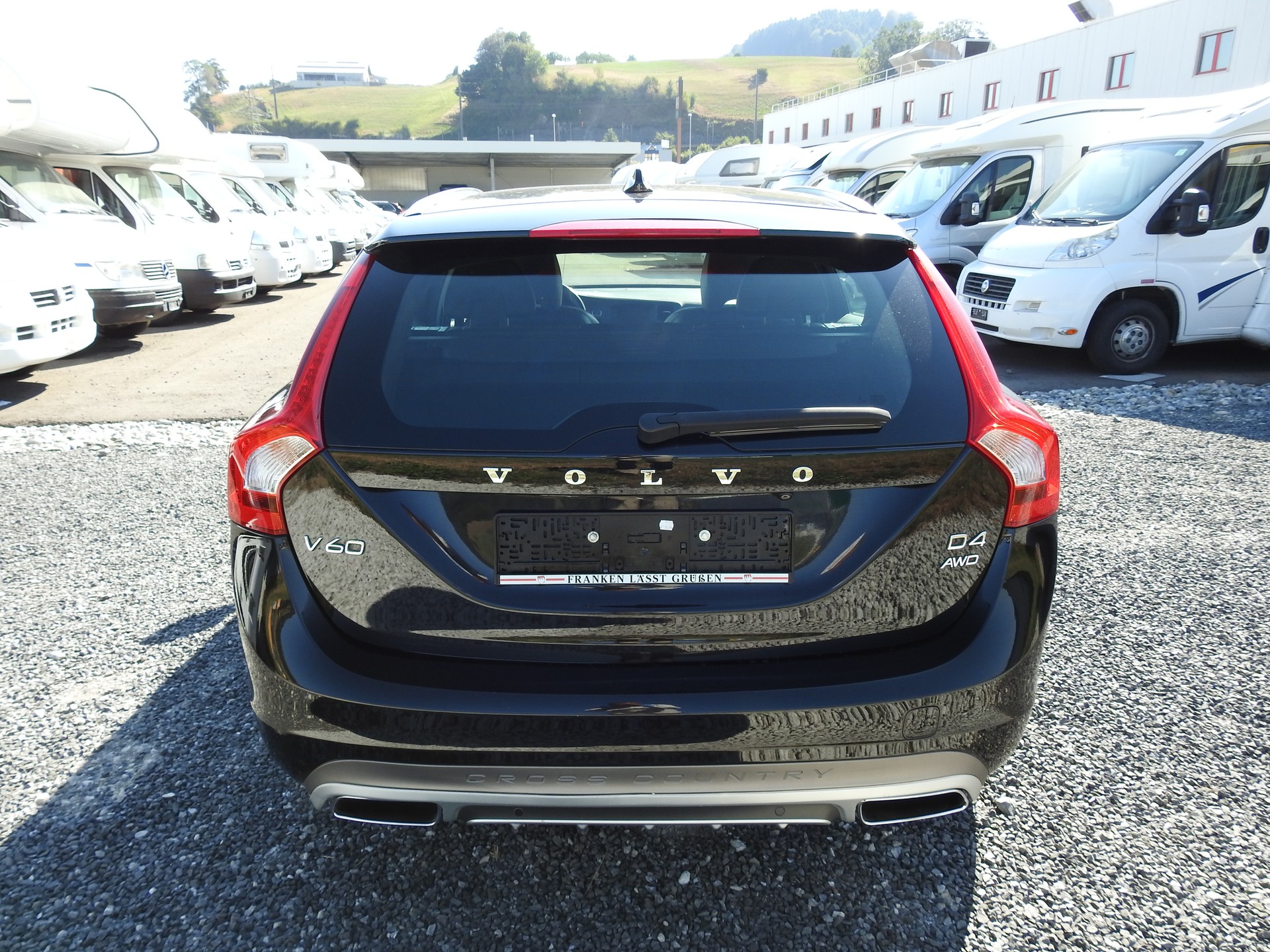 VOLVO V60 Cross Country D4 AWD Momentum Geartronic-image-4