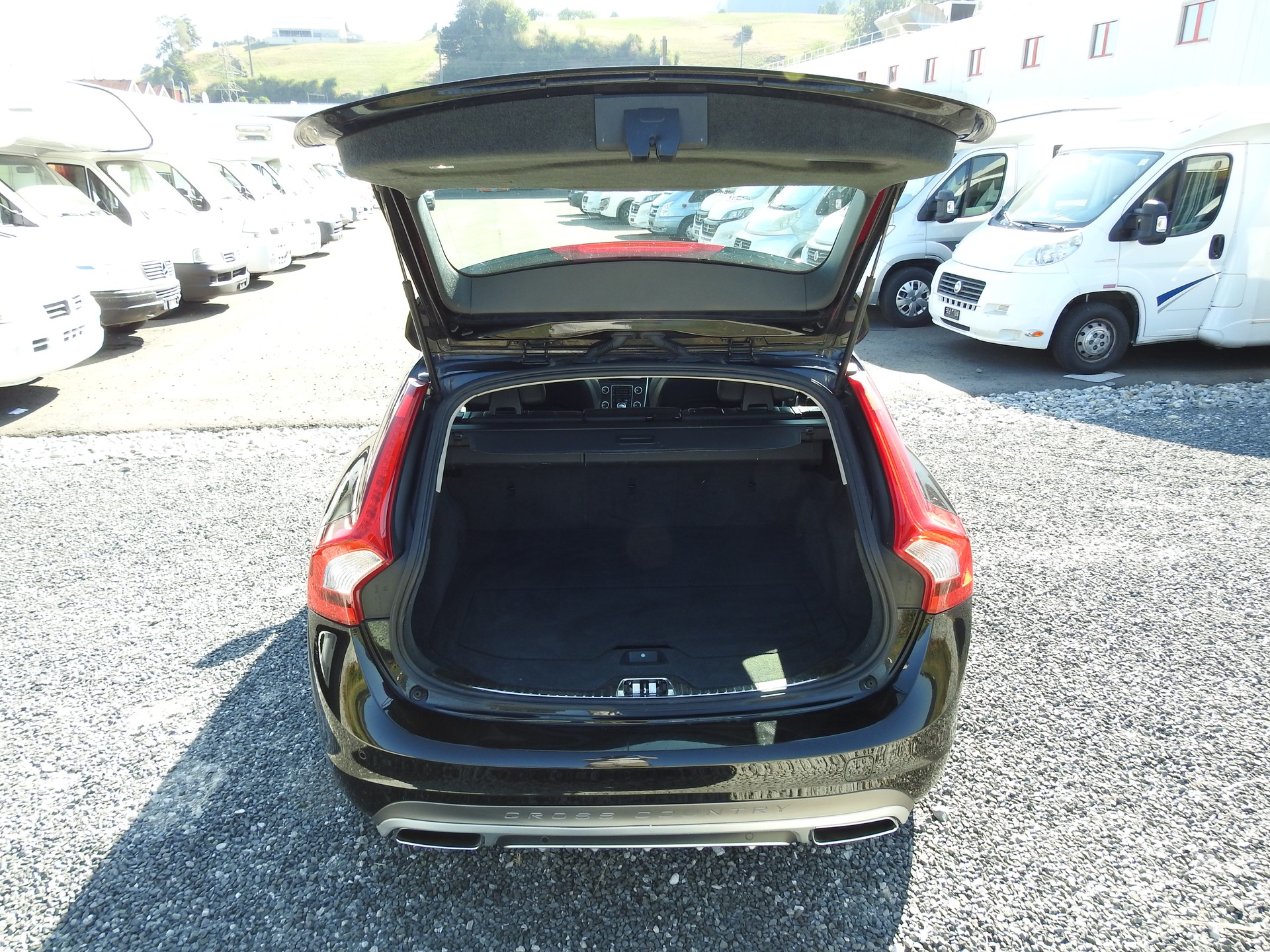 VOLVO V60 Cross Country D4 AWD Momentum Geartronic-image-9