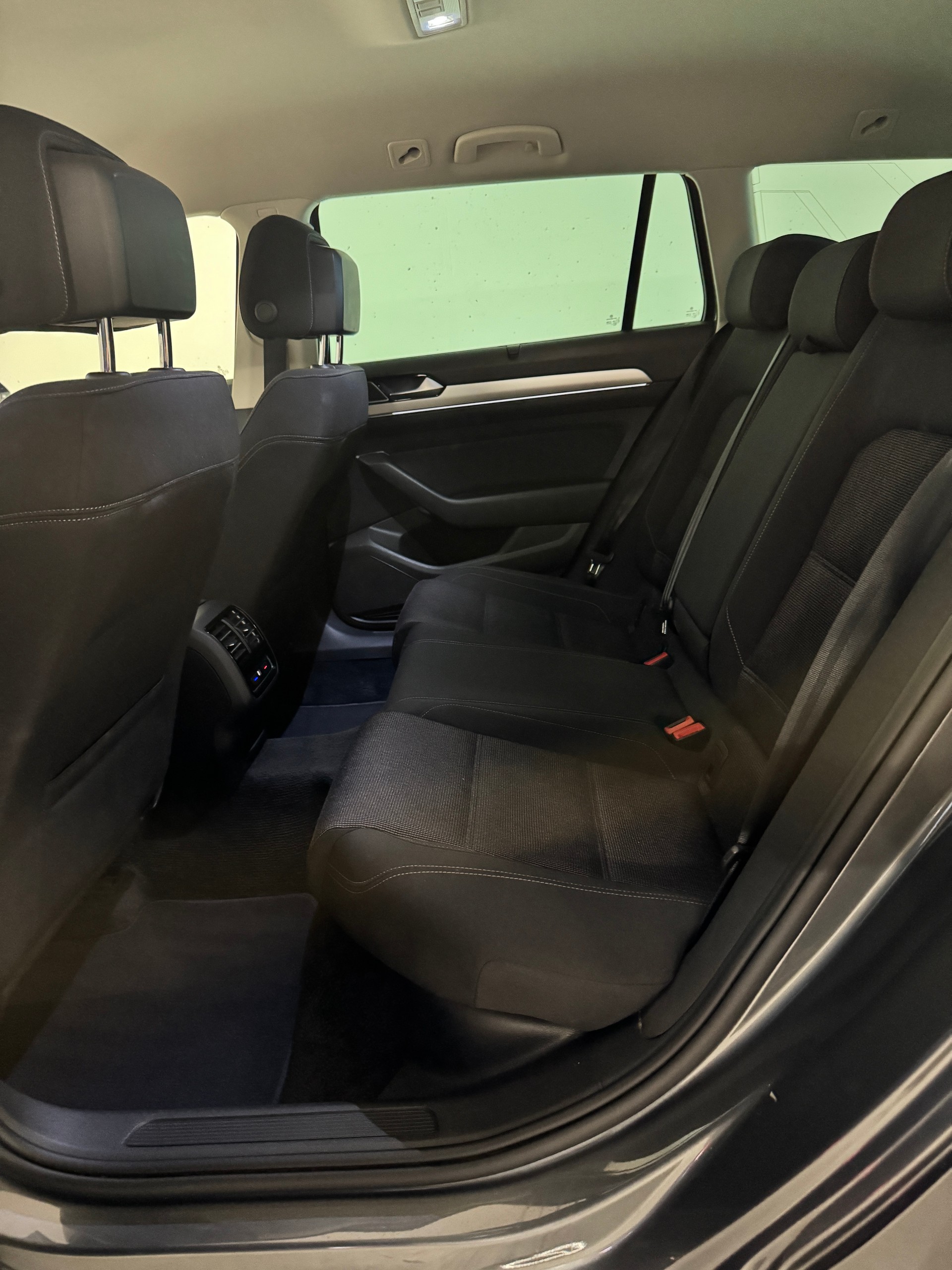 VW Passat Variant 1.8 TSI BMT Comfortline DSG-image-7