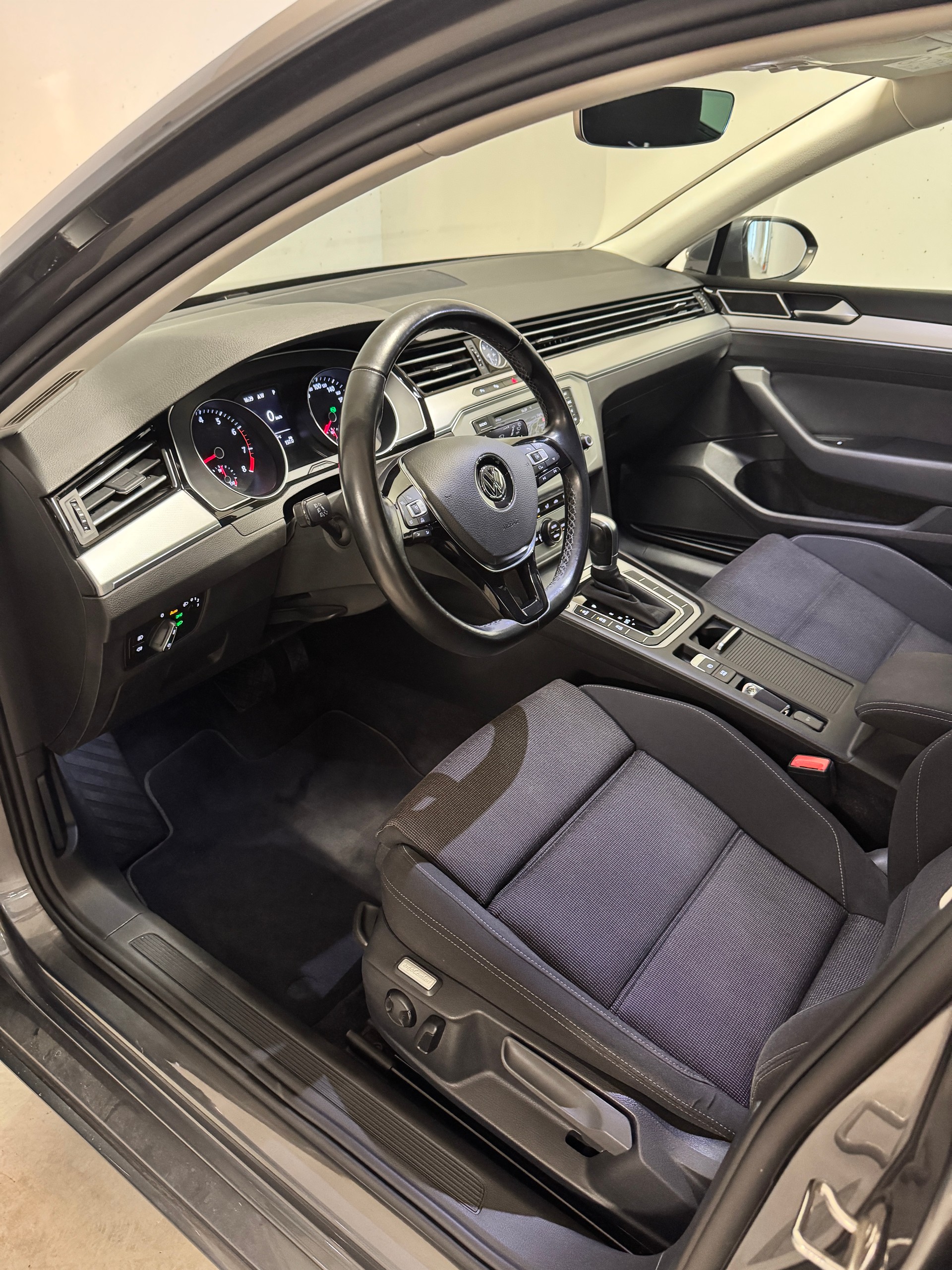 VW Passat Variant 1.8 TSI BMT Comfortline DSG-image-5