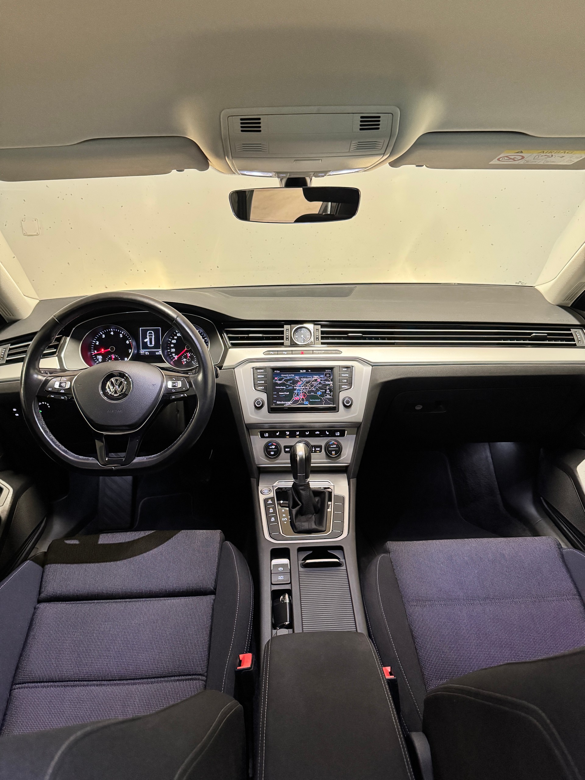 VW Passat Variant 1.8 TSI BMT Comfortline DSG-image-8