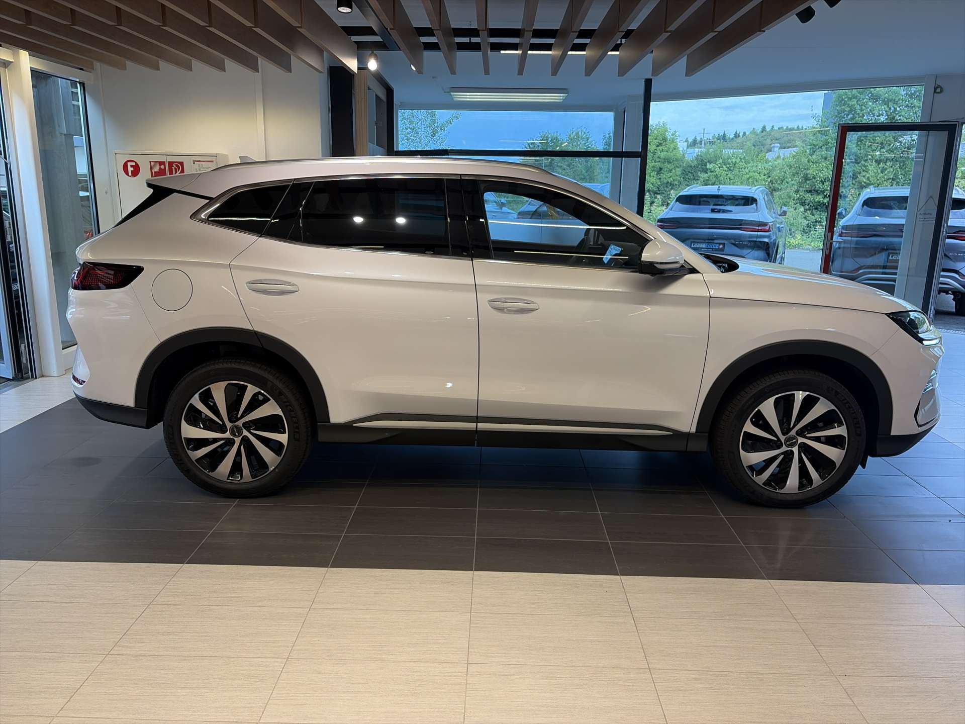 BYD Seal U DM-i PHEV Design AWD 324PS Automat-image-13
