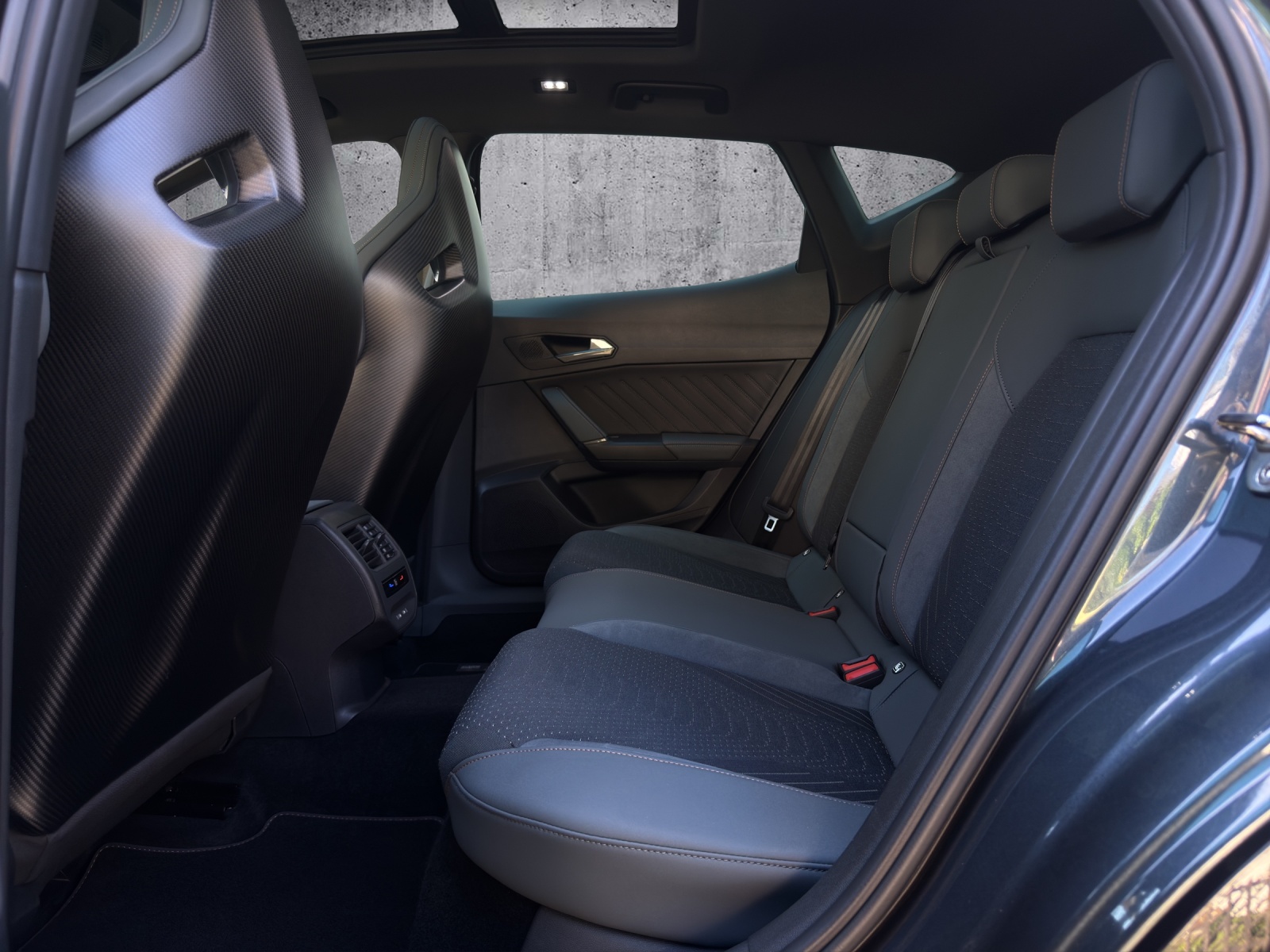CUPRA Formentor 2.0TSI VZ 4Drive DSG *CH-Fahrzeug / Werksgarantie!*-image-8