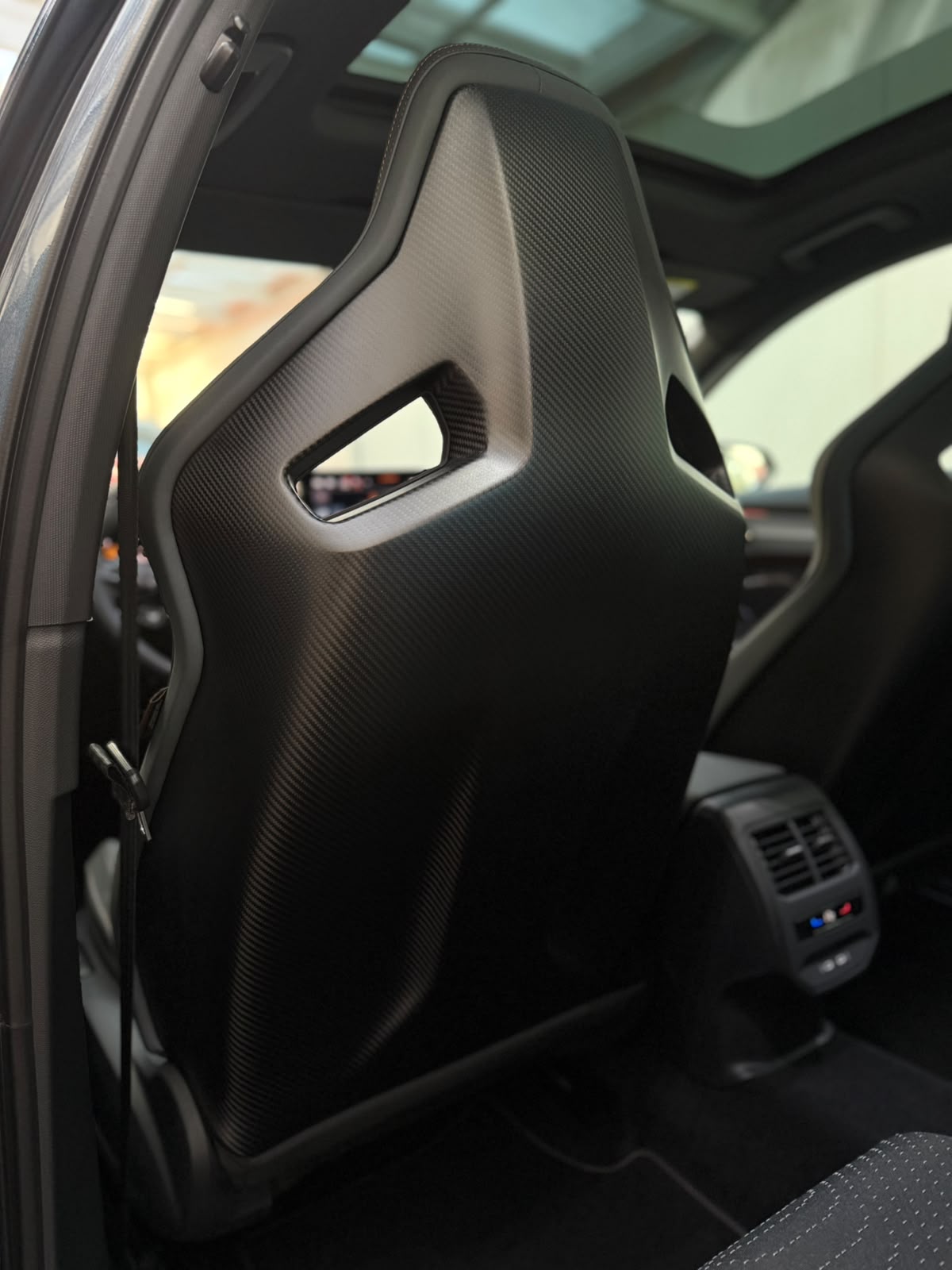 CUPRA Formentor 2.0TSI VZ 4Drive DSG *CH-Fahrzeug / Werksgarantie!*-image-9