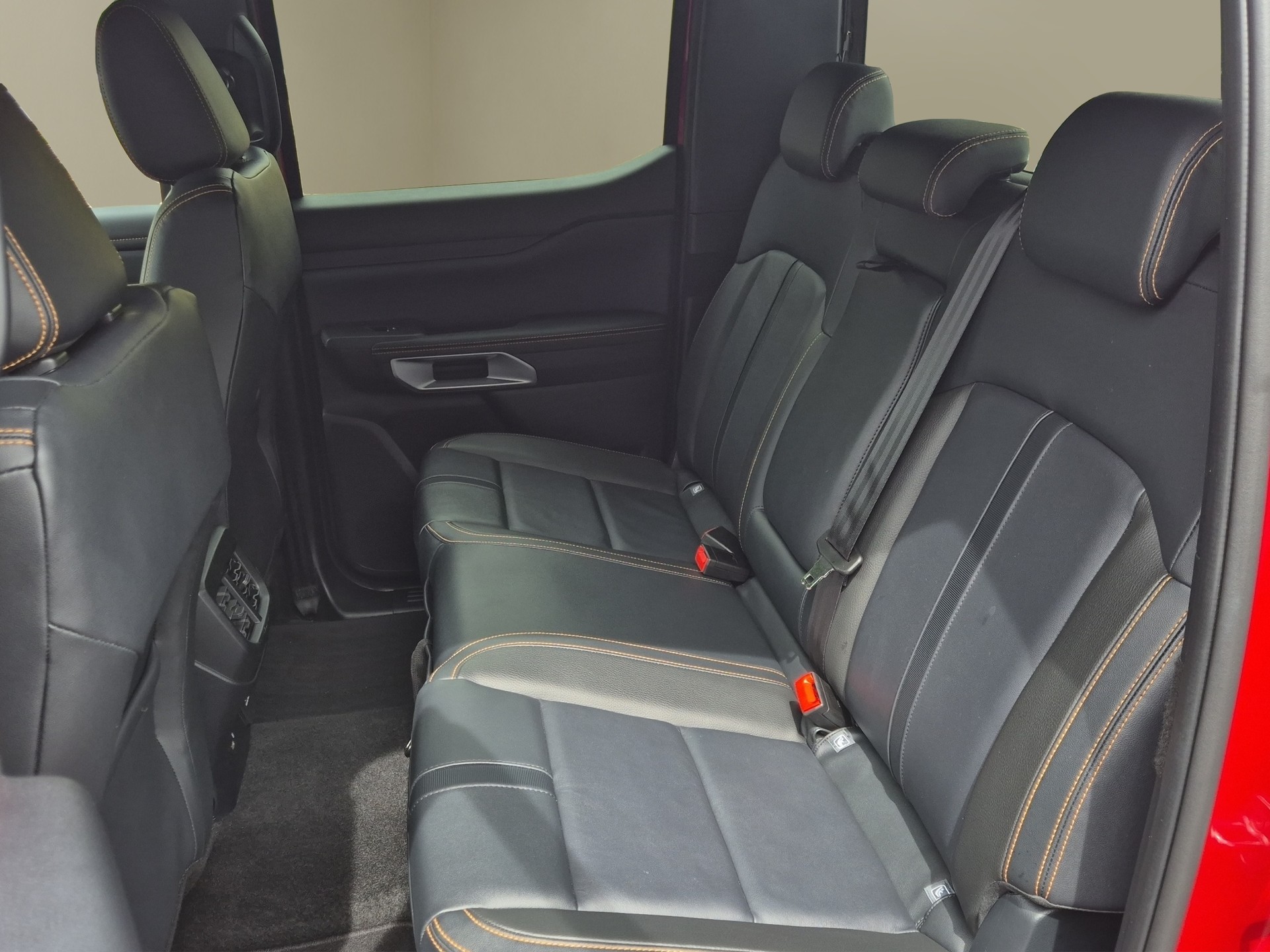 FORD Ranger Wildtrak 3.0 Eco Blue e-4WD Automat-image-16