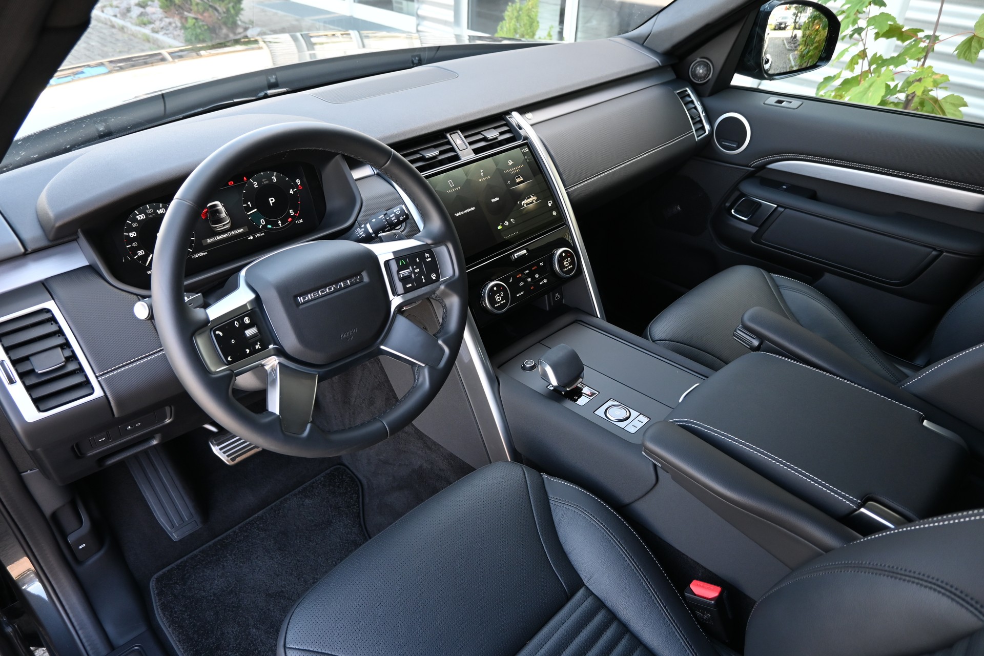 LAND ROVER Discovery 3.0D I6 P350 R-Dynamic SE AWD Automatic 7-Plätzer + AHK 3500kg + Werksgarantie 05.2030-image-10