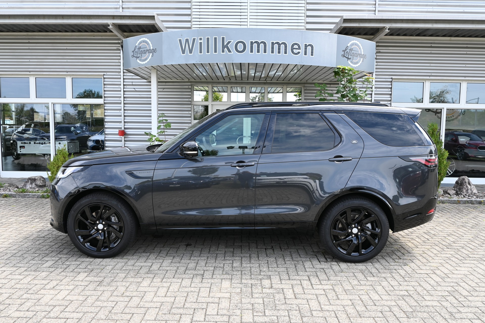 LAND ROVER Discovery 3.0D I6 P350 R-Dynamic HSE AWD Automatic 7-Plätzer + AHK 3500kg + Werksgarantie 05.2030-image-5