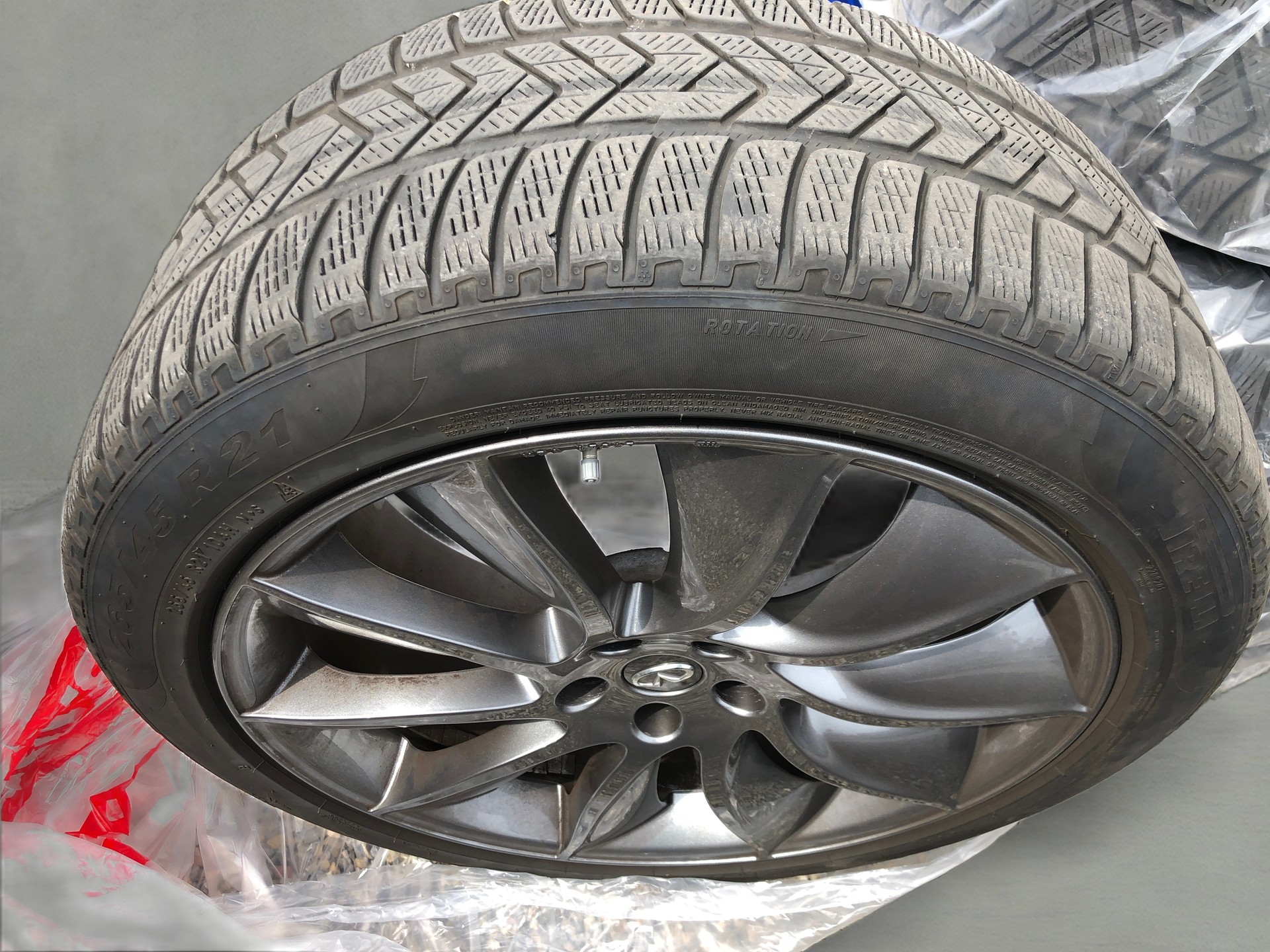 INFINITI QX70 3.7 Ultimate AWD Automatic-image-13