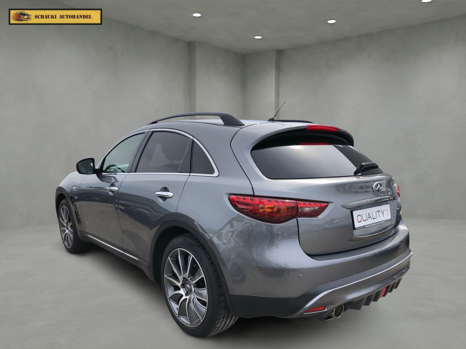 INFINITI QX70 3.7 Ultimate AWD Automatic-image-5