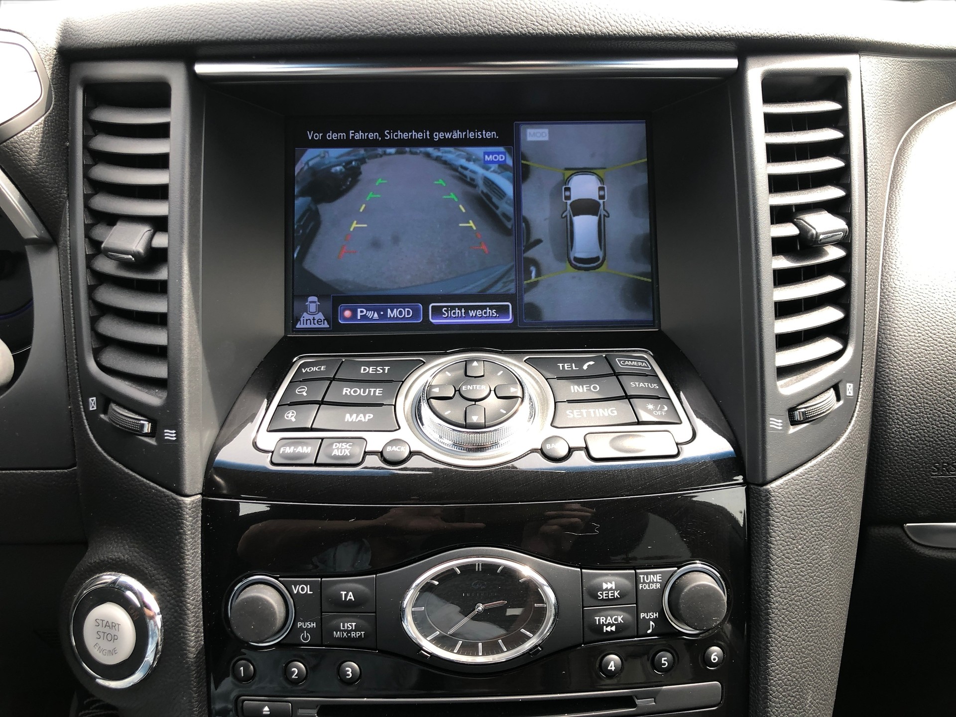 INFINITI QX70 3.7 Ultimate AWD Automatic-image-7