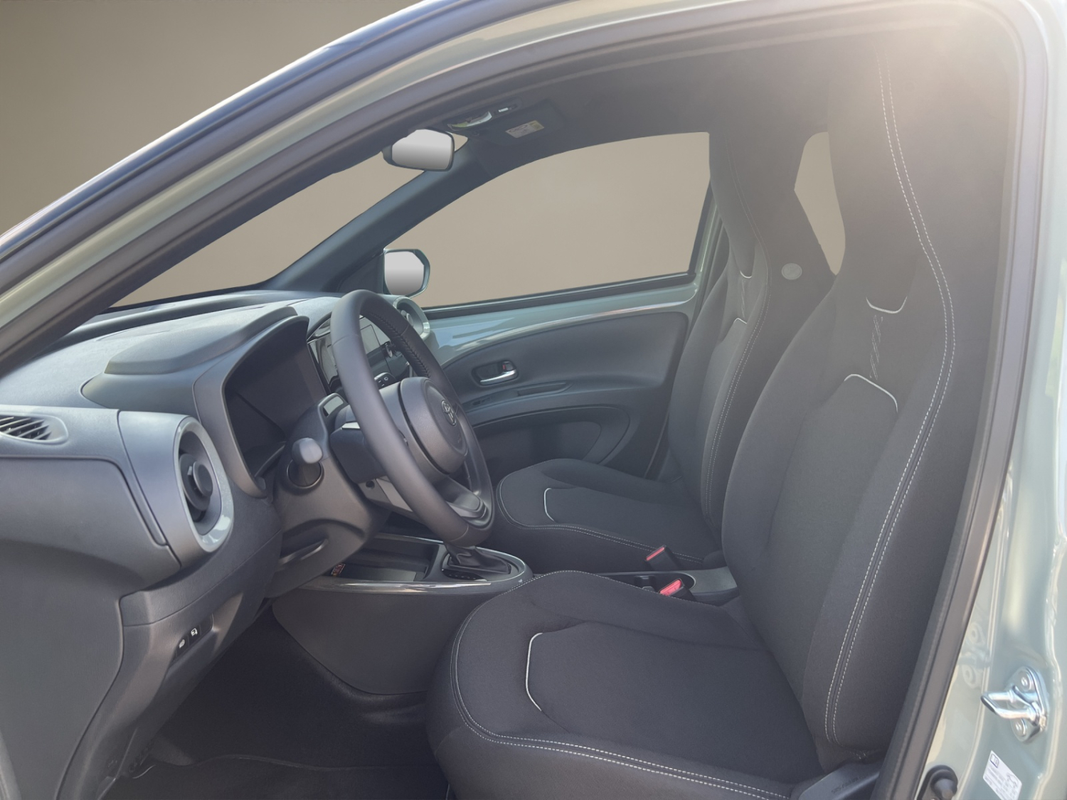 TOYOTA Aygo X 1.5 VVT-i HSD Trend-image-8