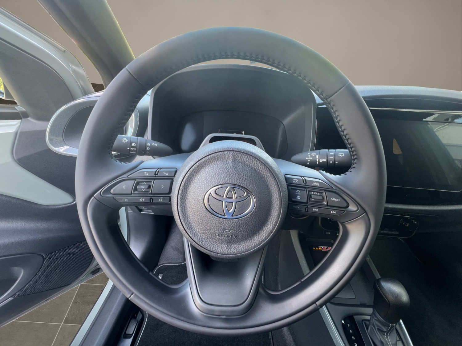 TOYOTA Aygo X 1.5 VVT-i HSD Trend-image-10