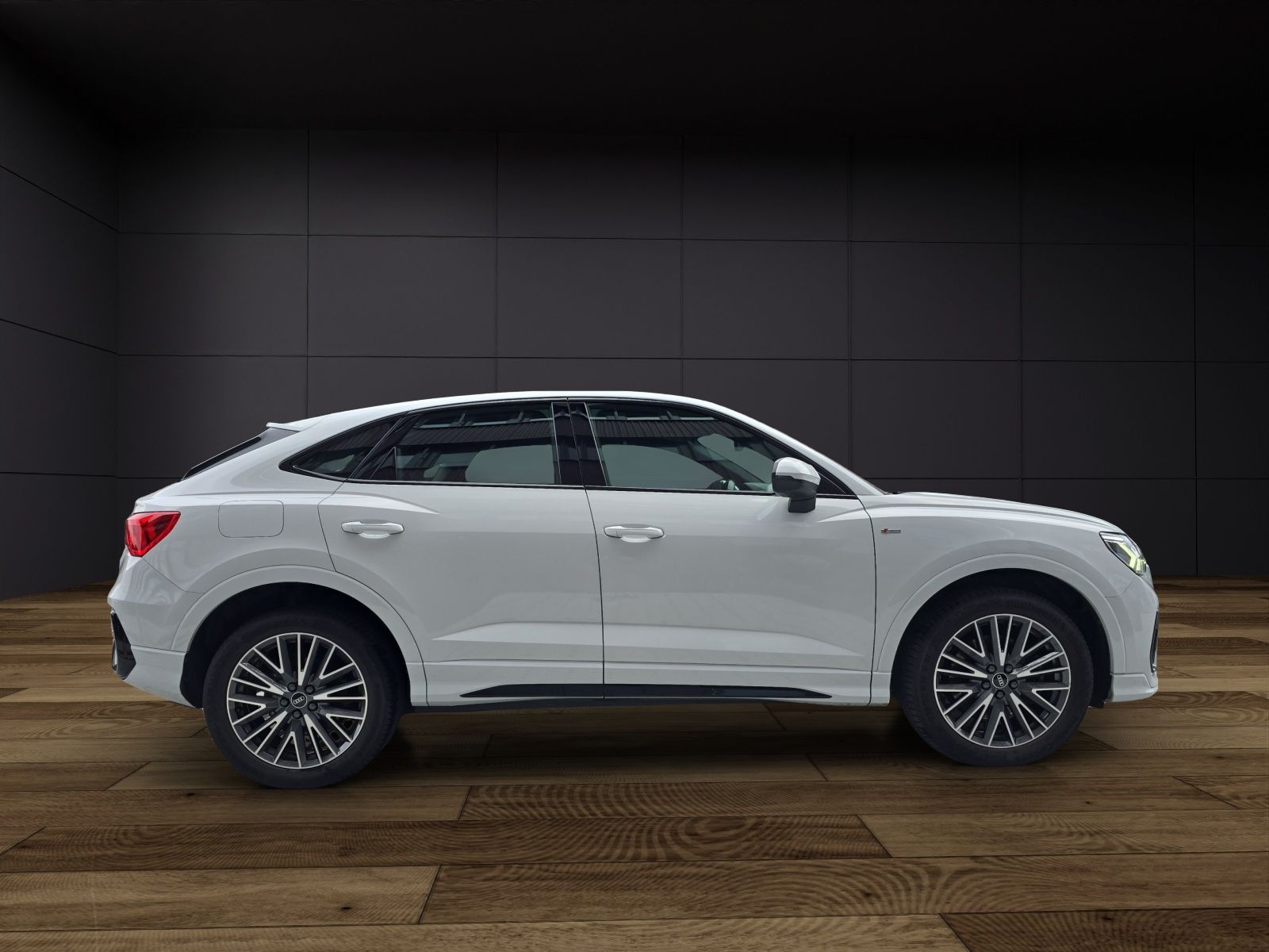 AUDI Q3 Sportback 45 TFSI e S line S-tronic CH-Fahrzeug-image-4
