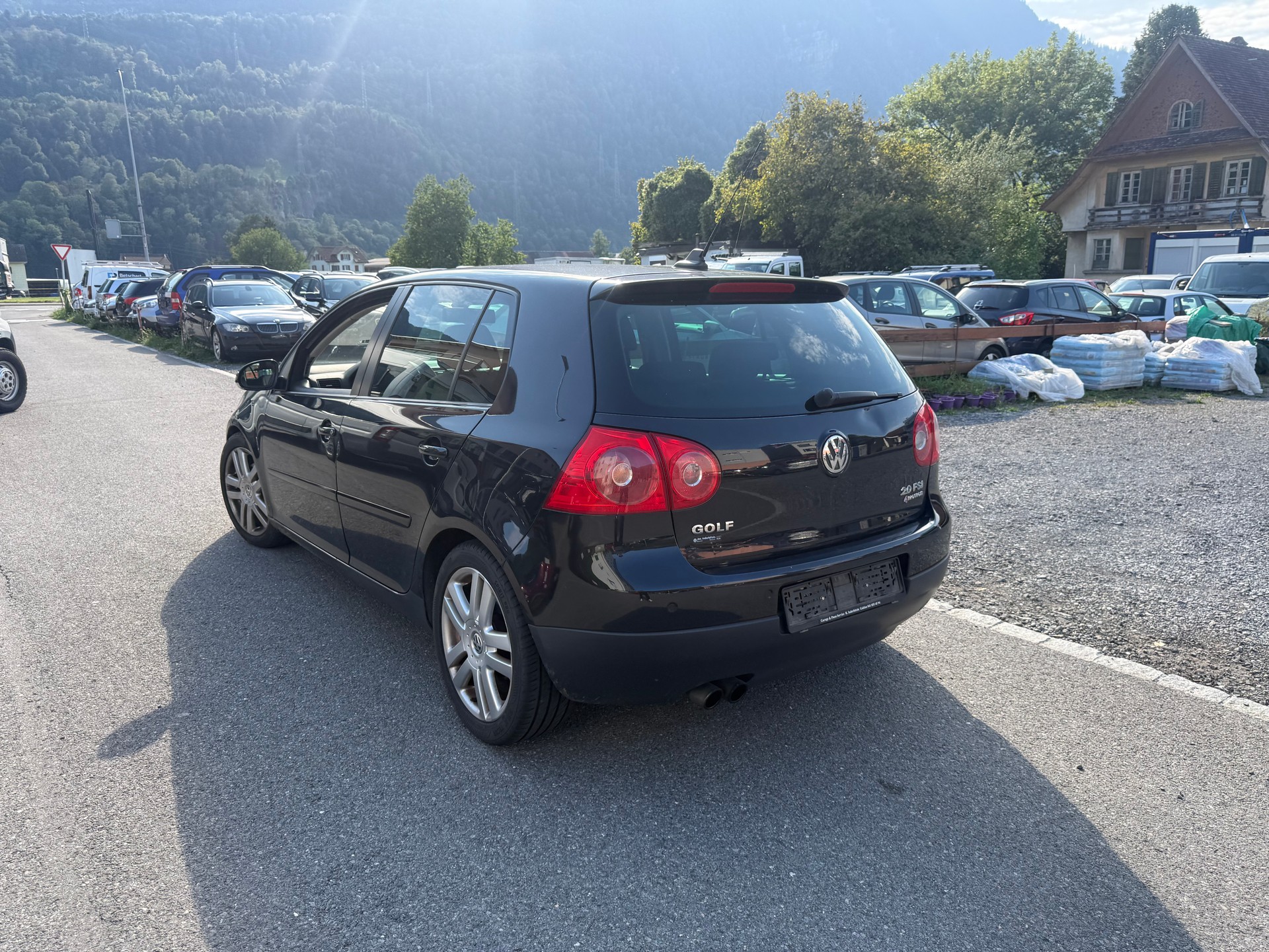 VW Golf 2.0 FSI GT Sport 4Motion-image-2