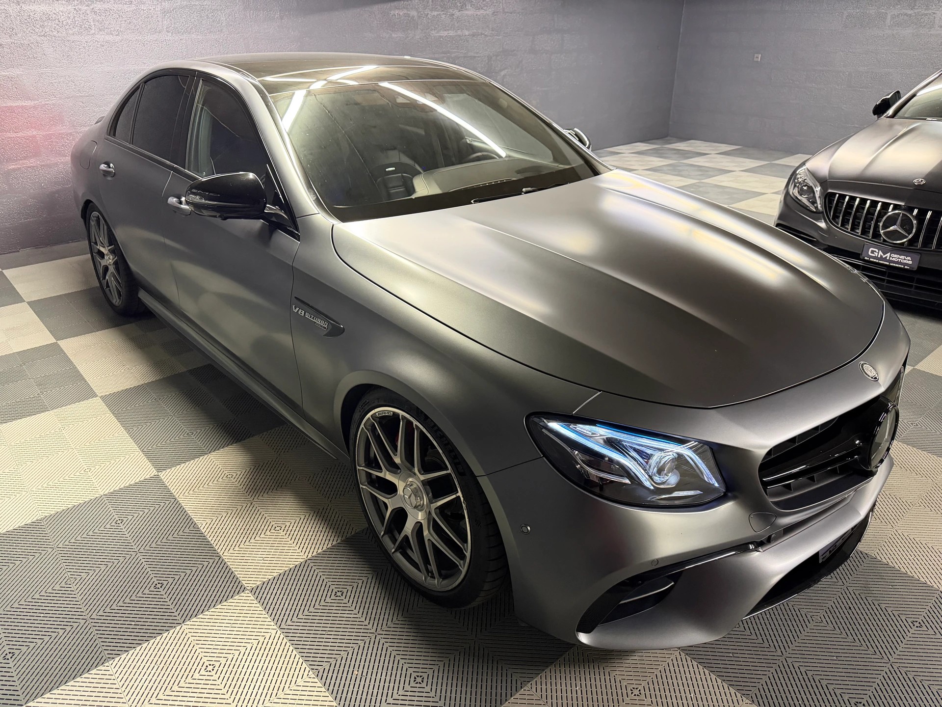 MERCEDES-BENZ E 63 AMG S 4 Matic 9G-Tronic-image-2