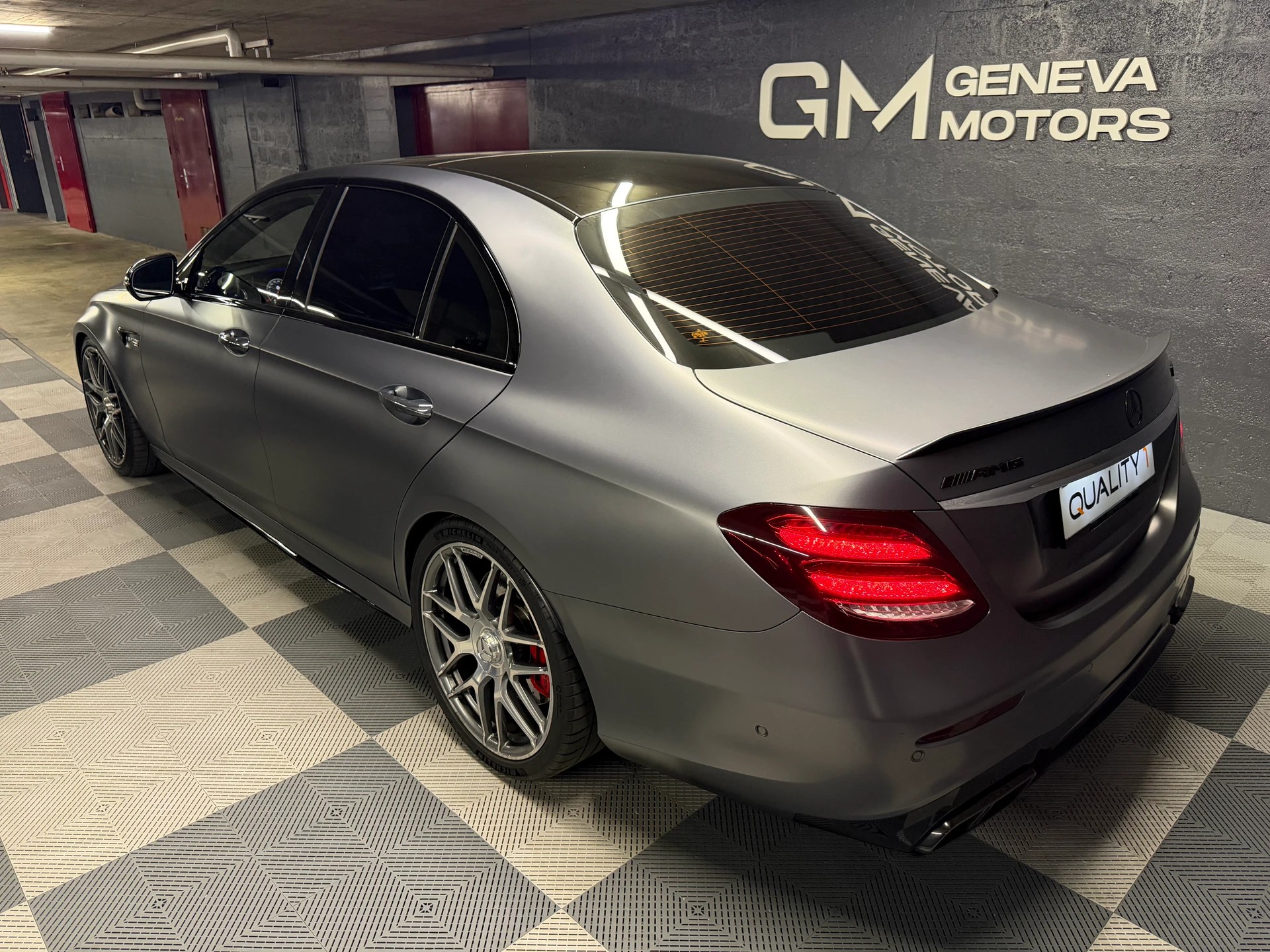 MERCEDES-BENZ E 63 AMG S 4 Matic 9G-Tronic-image-5