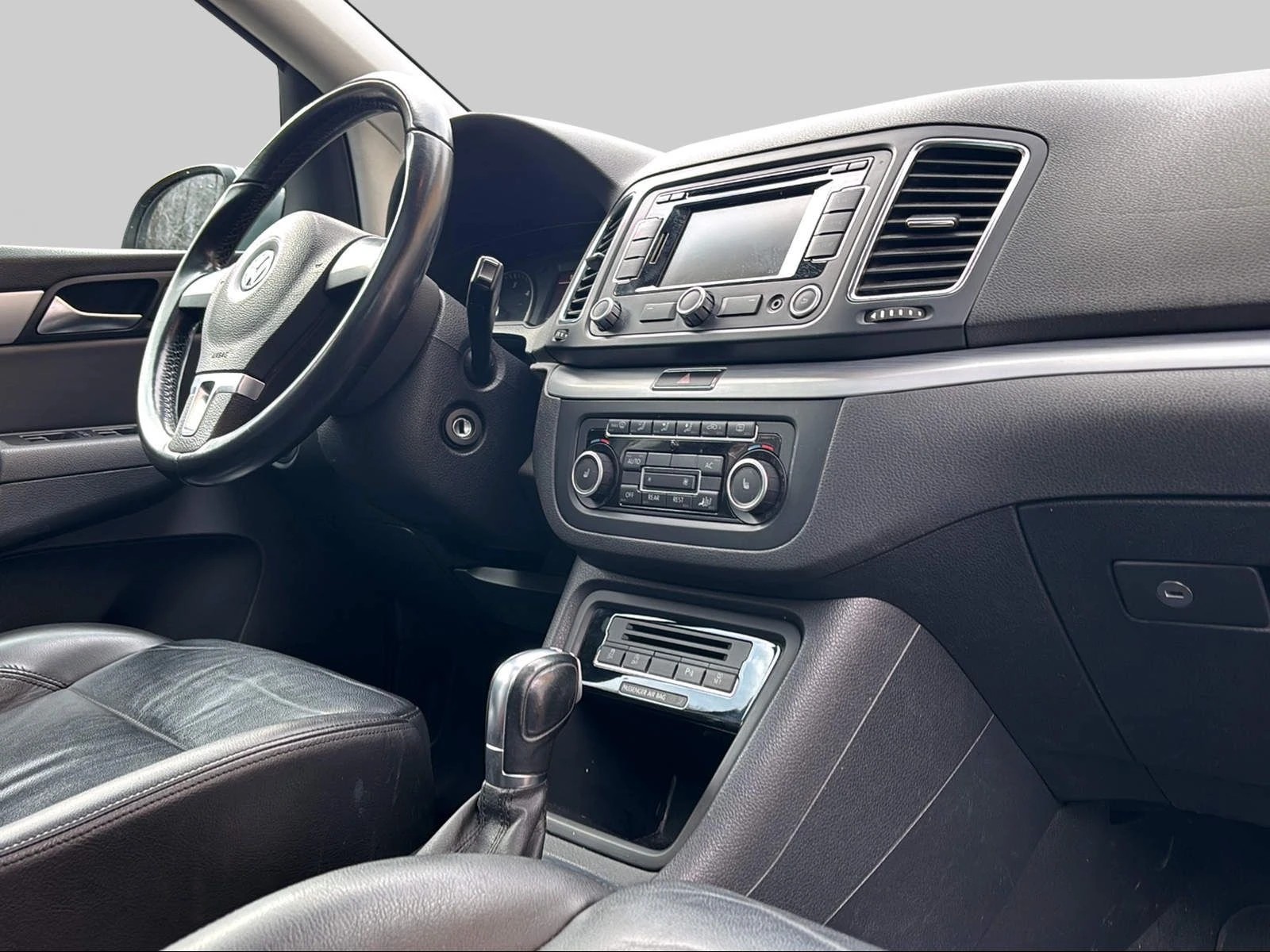 VW Sharan 2.0 TDI BlueMotion Technology Highline DSG-image-8