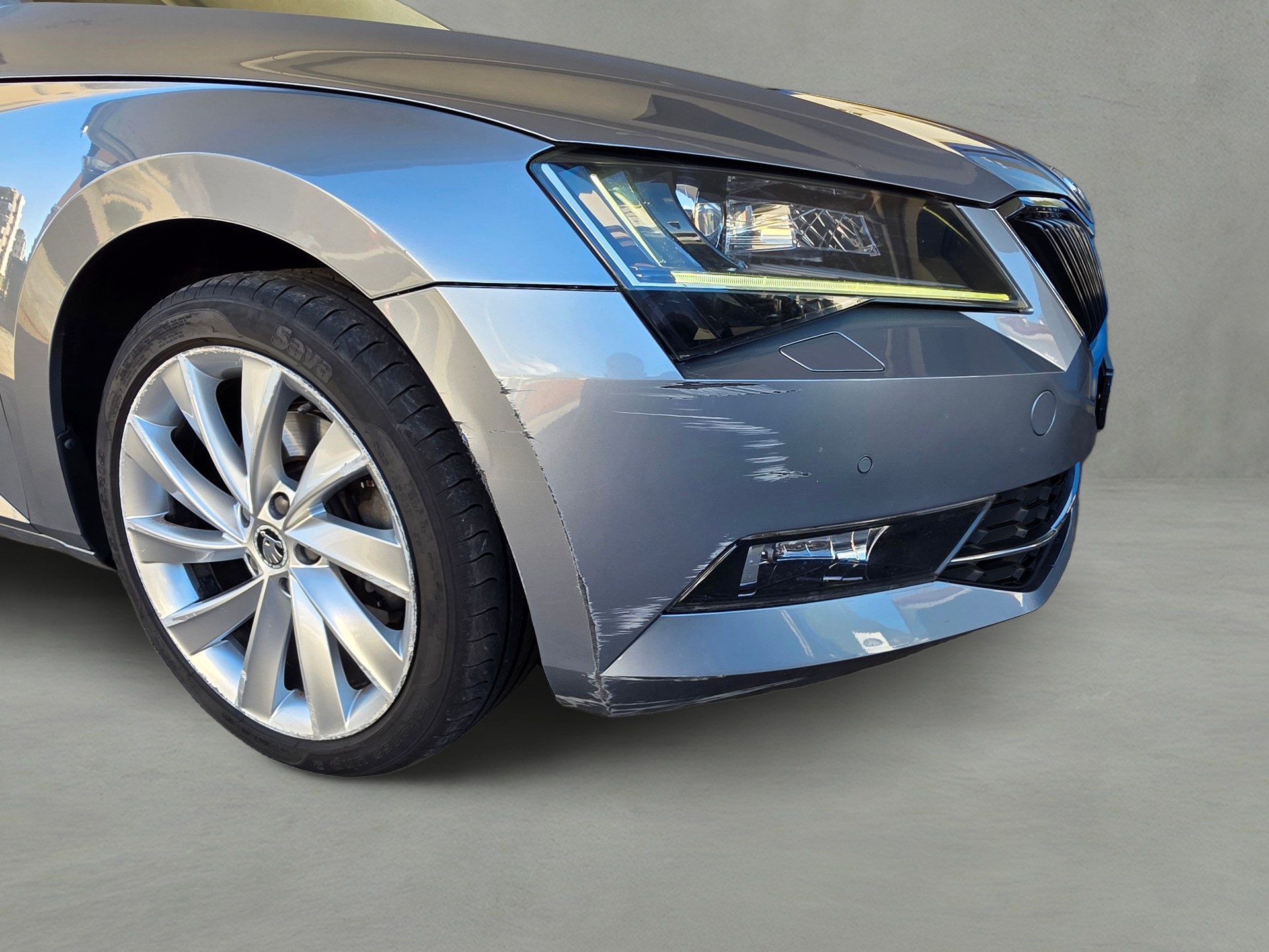 SKODA Superb Combi 2.0 TDi Style 4x4 DSG-image-10