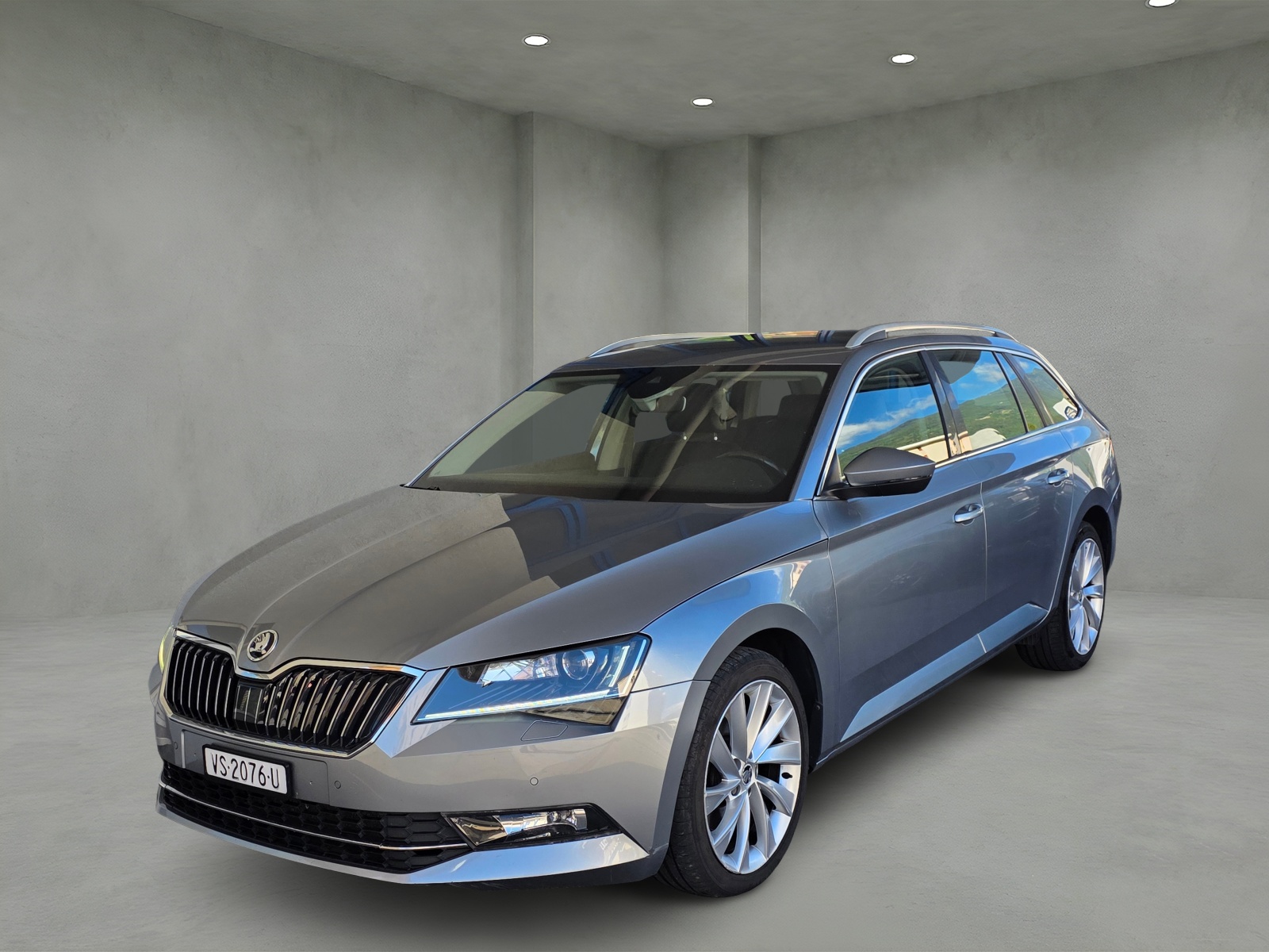 SKODA Superb Combi 2.0 TDi Style 4x4 DSG-showroom-element-1