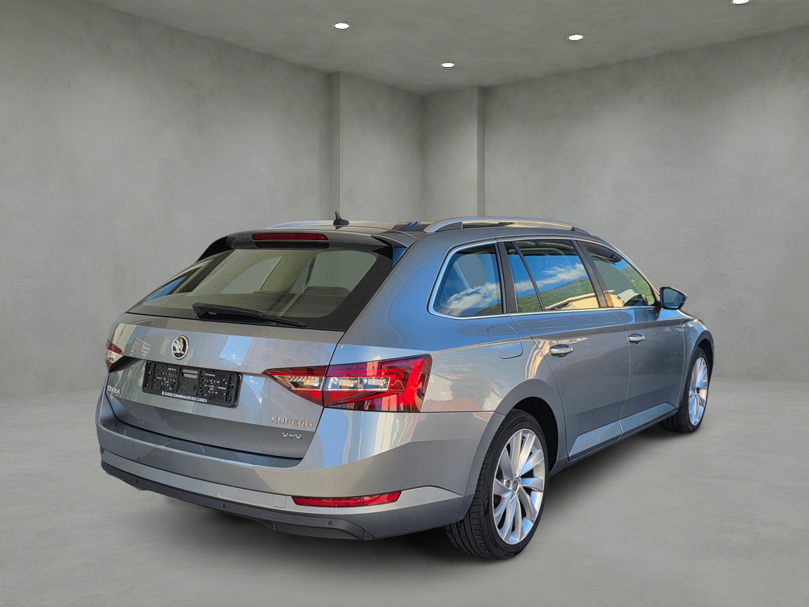 SKODA Superb Combi 2.0 TDi Style 4x4 DSG-image-9