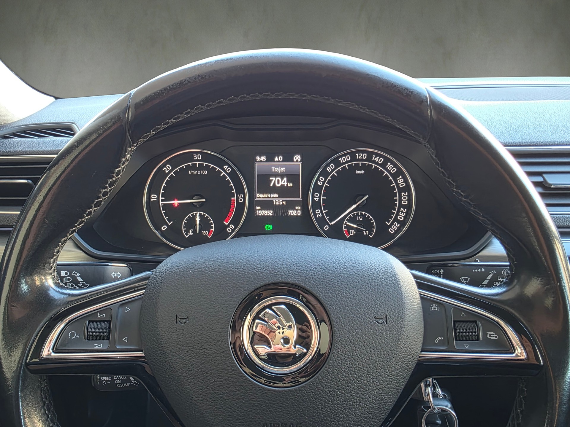 SKODA Superb Combi 2.0 TDi Style 4x4 DSG-image-23