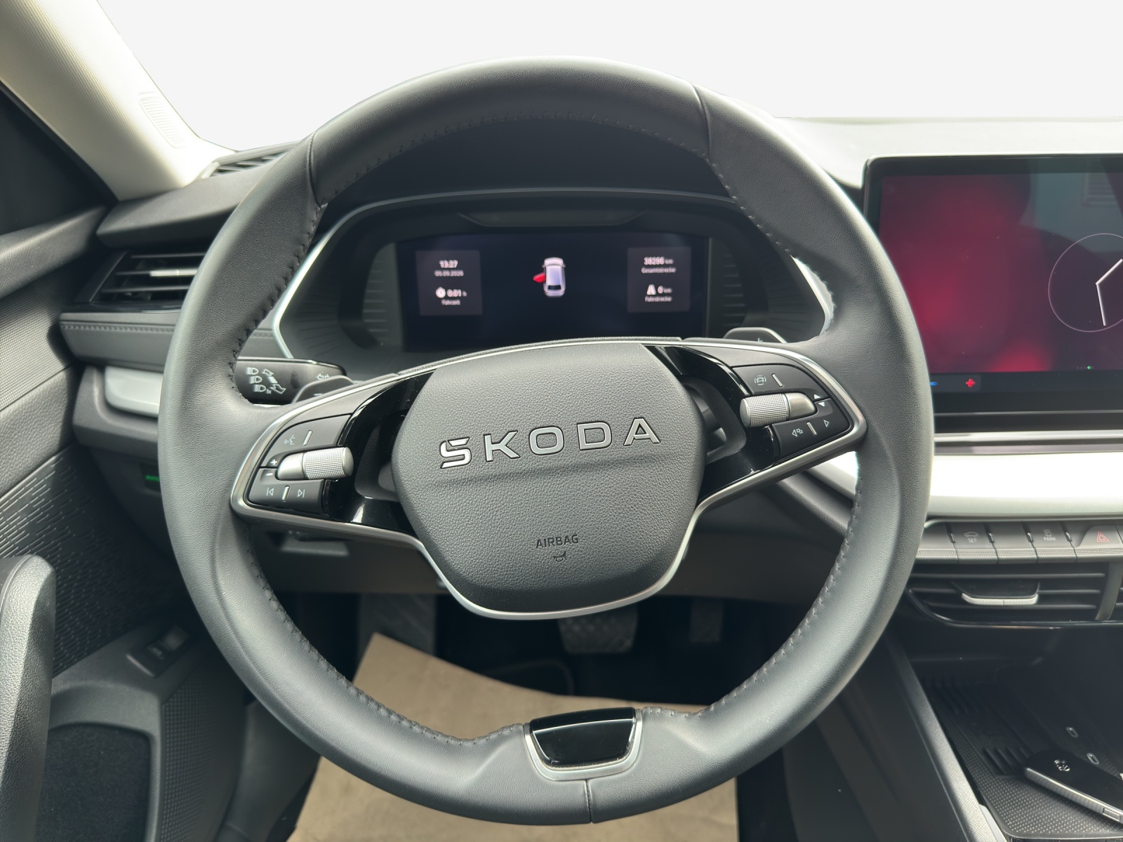 SKODA Octavia Combi 1.5 TSI mHEV DSG Dynamic-image-9