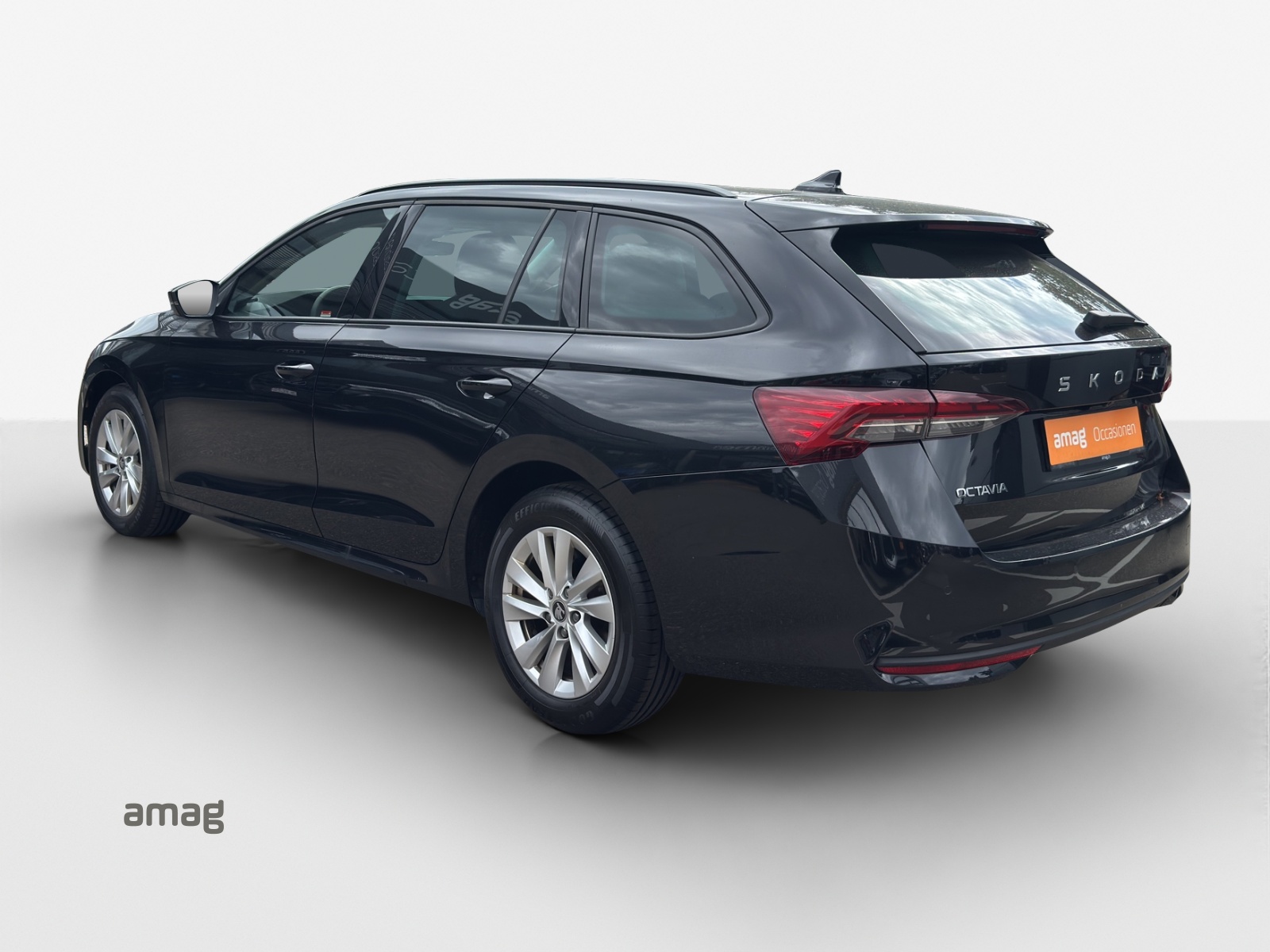 SKODA Octavia Combi 1.5 TSI mHEV DSG Dynamic-image-2