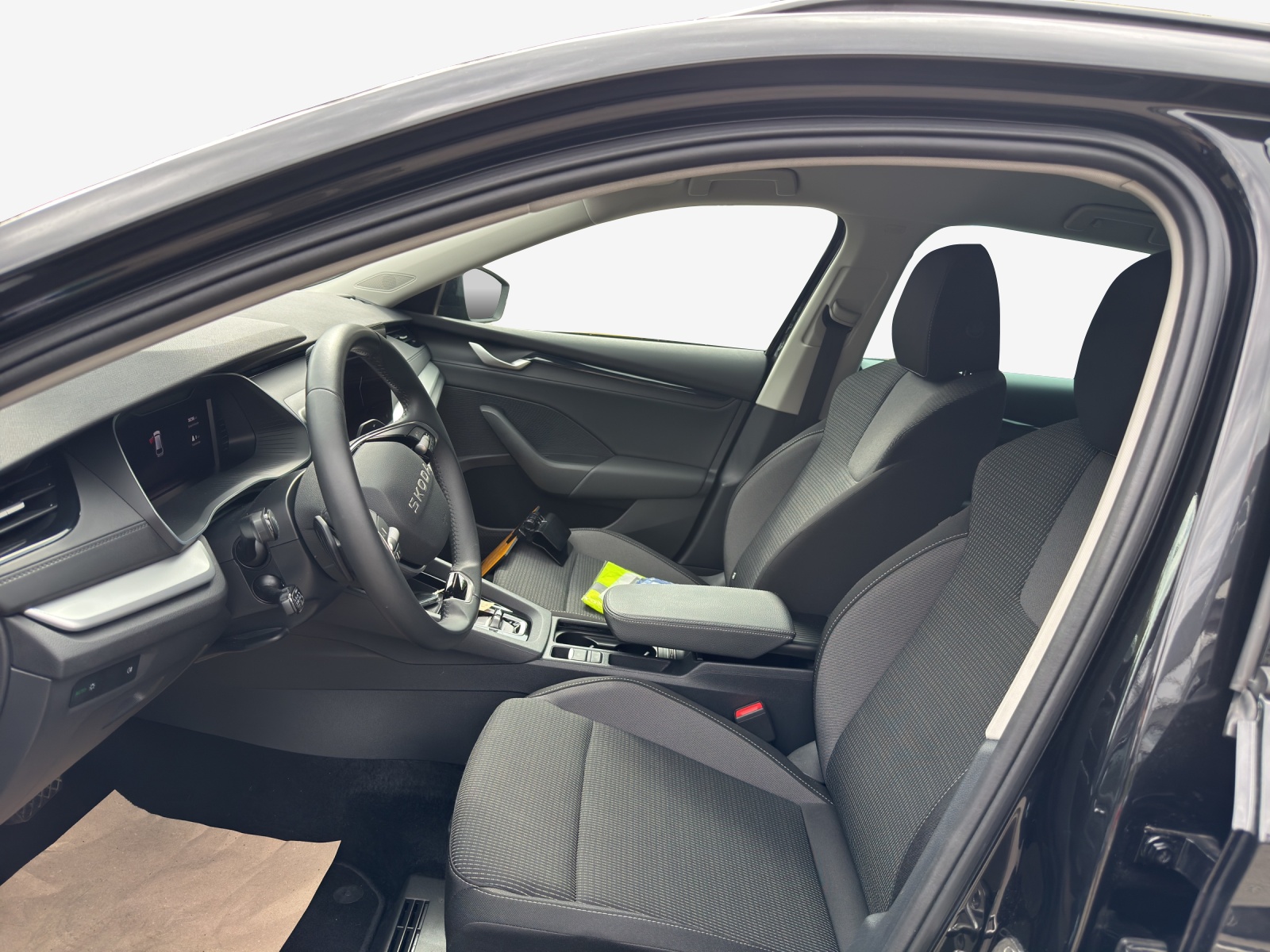 SKODA Octavia Combi 1.5 TSI mHEV DSG Dynamic-image-7