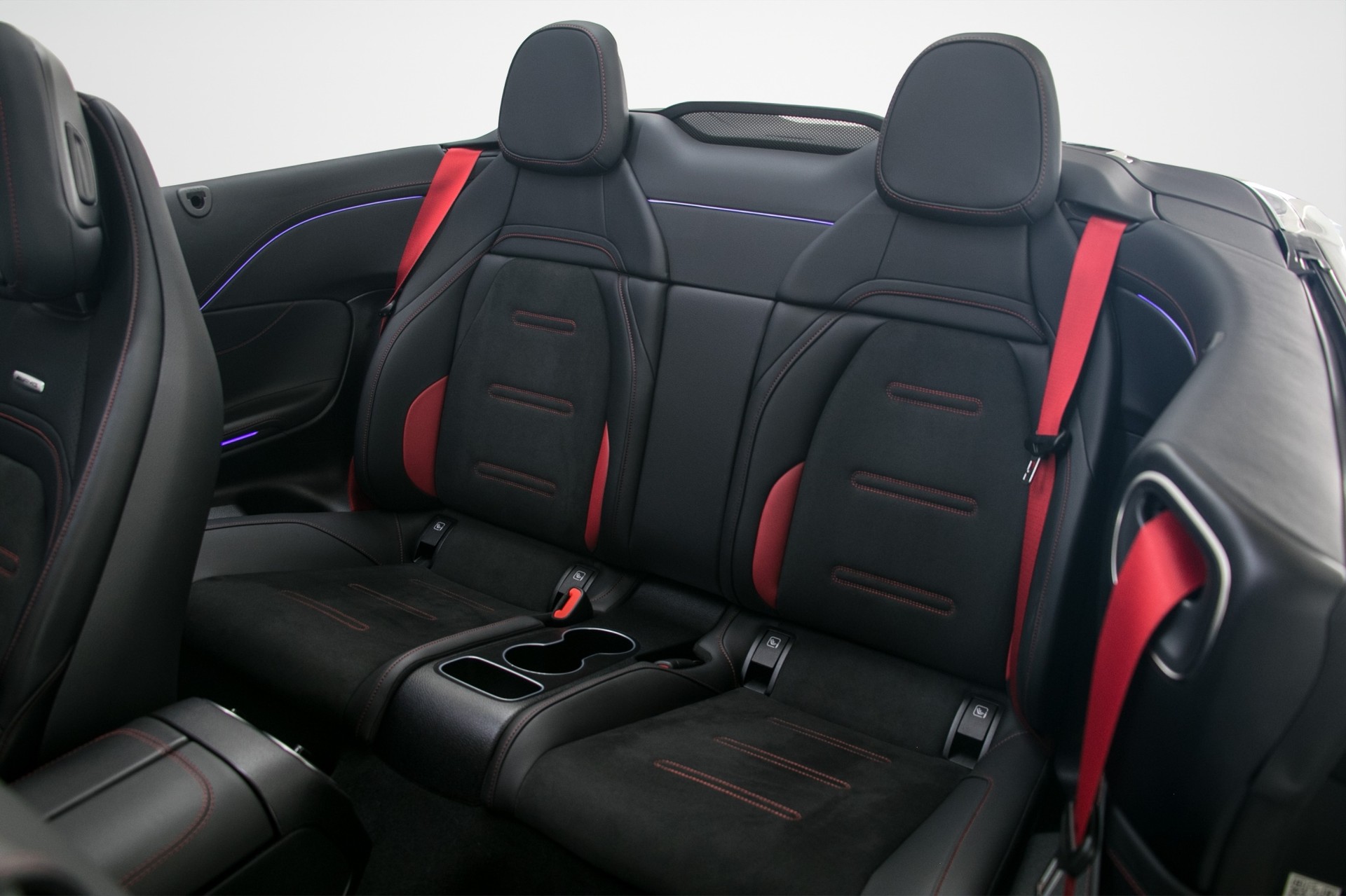 MERCEDES-BENZ CLE AMG 53 Cabrio 4Matic+ 9G-Tronic-image-17