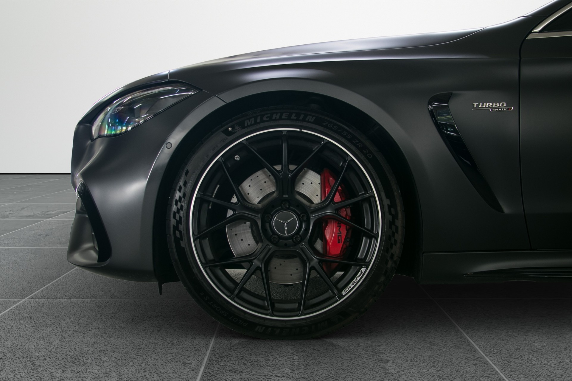 MERCEDES-BENZ CLE AMG 53 Cabrio 4Matic+ 9G-Tronic-image-20