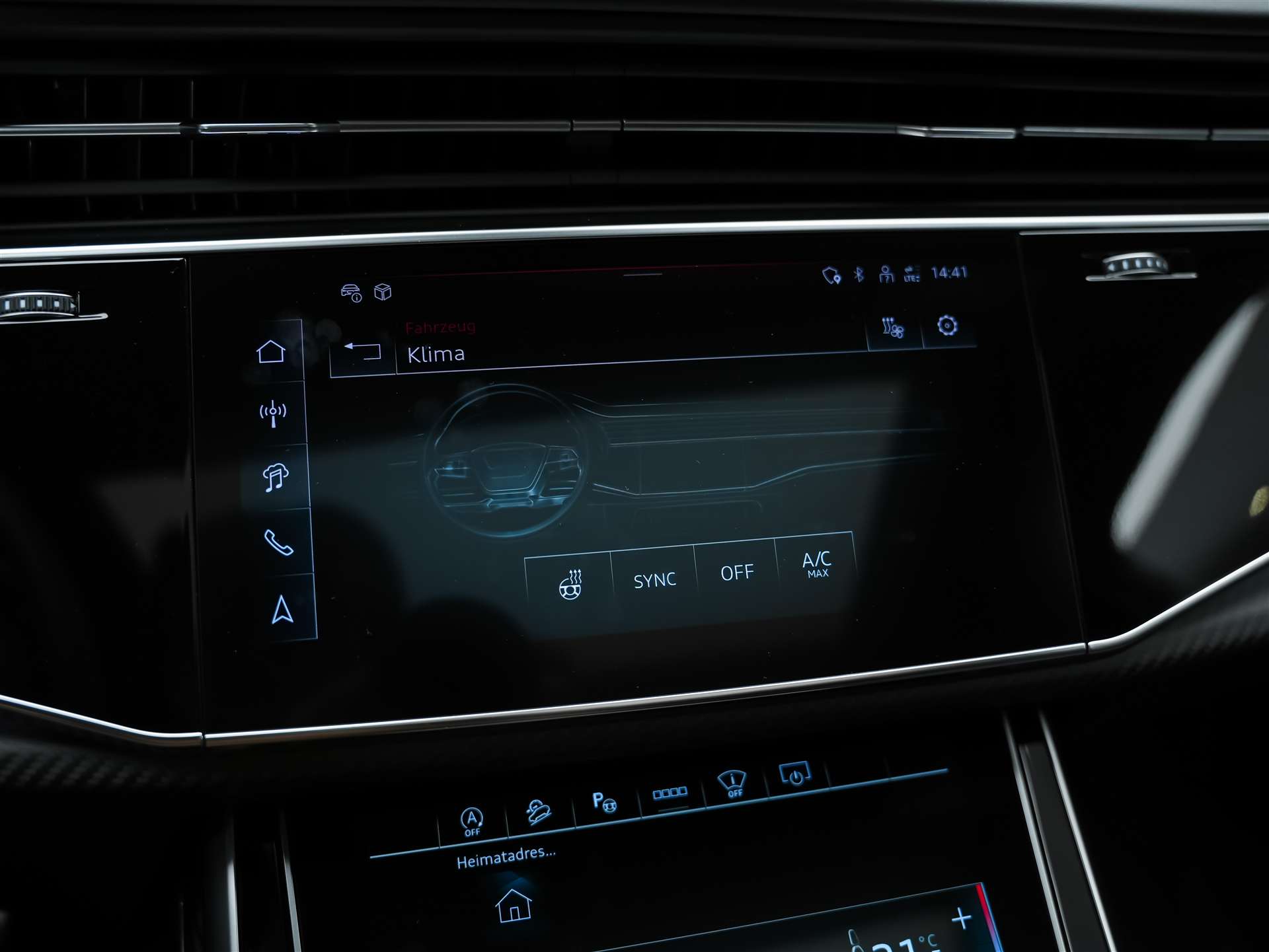AUDI SQ7 TFSI quattro tiptronic * Facelift*7 Plätzer*Panorama*B&O*AHK-image-45