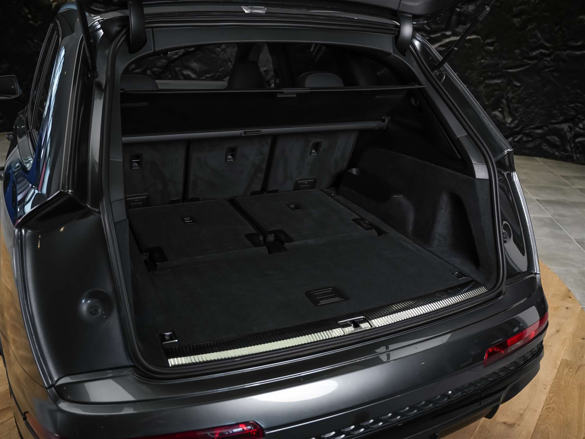 AUDI SQ7 TFSI quattro tiptronic * Facelift*7 Plätzer*Panorama*B&O*AHK-image-52