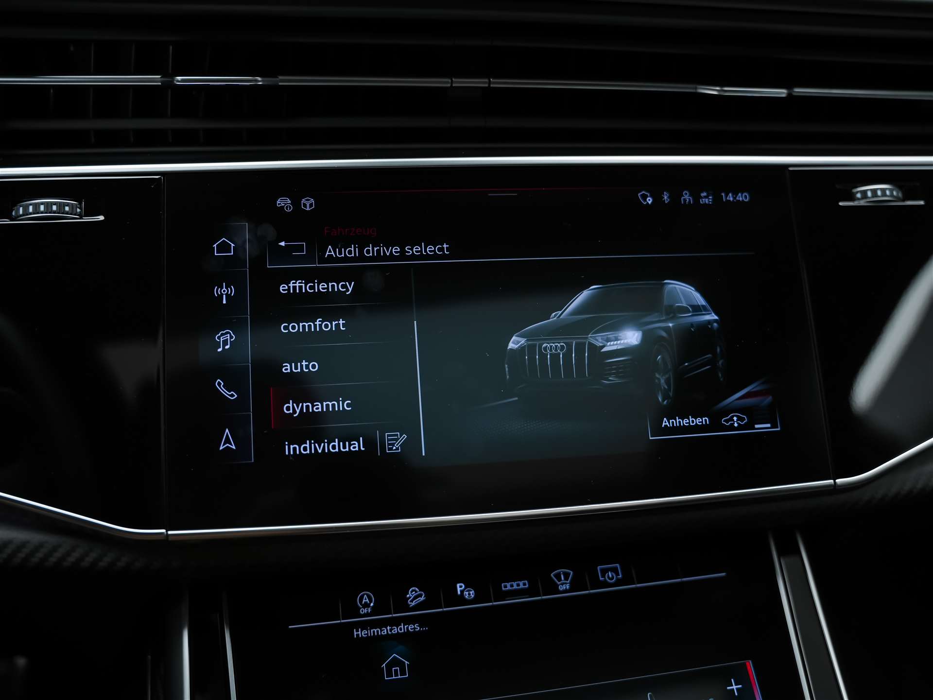 AUDI SQ7 TFSI quattro tiptronic * Facelift*7 Plätzer*Panorama*B&O*AHK-image-39