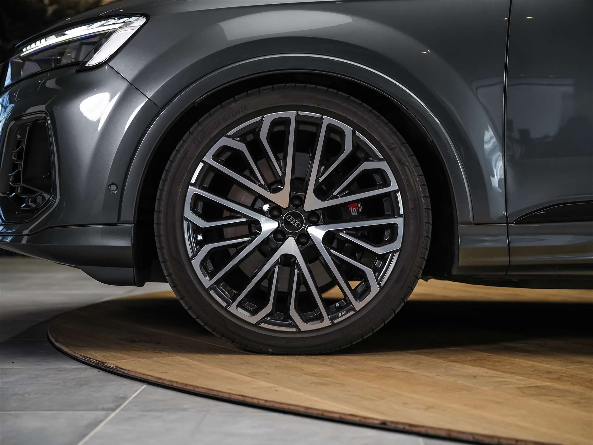 AUDI SQ7 TFSI quattro tiptronic * Facelift*7 Plätzer*Panorama*B&O*AHK-image-19