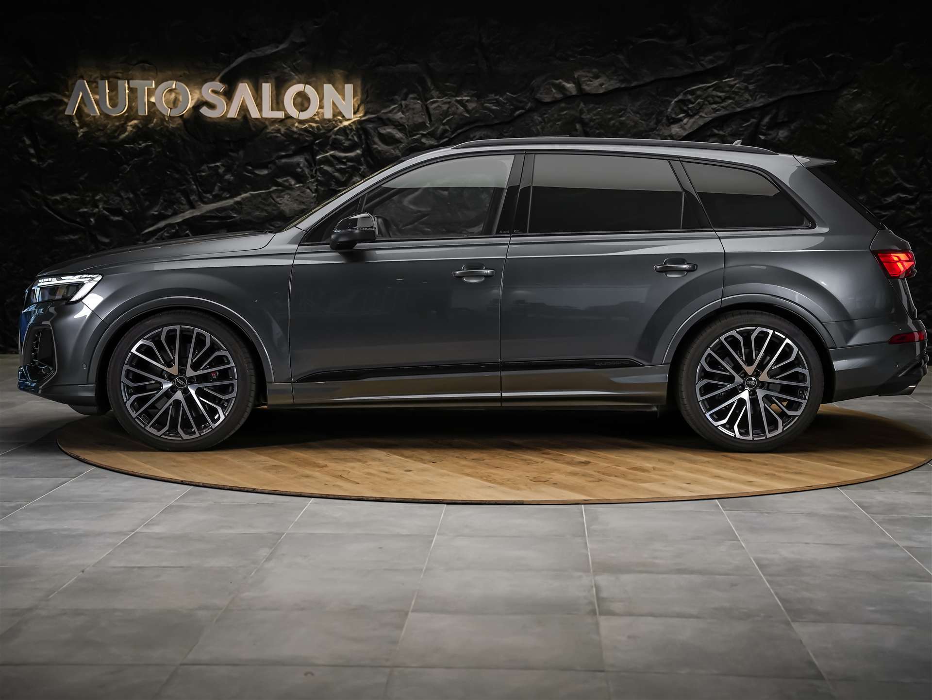 AUDI SQ7 TFSI quattro tiptronic * Facelift*7 Plätzer*Panorama*B&O*AHK-image-1