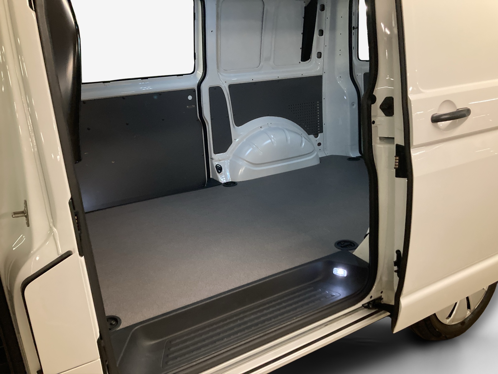 VW T6.1 2.0 TDI-image-11