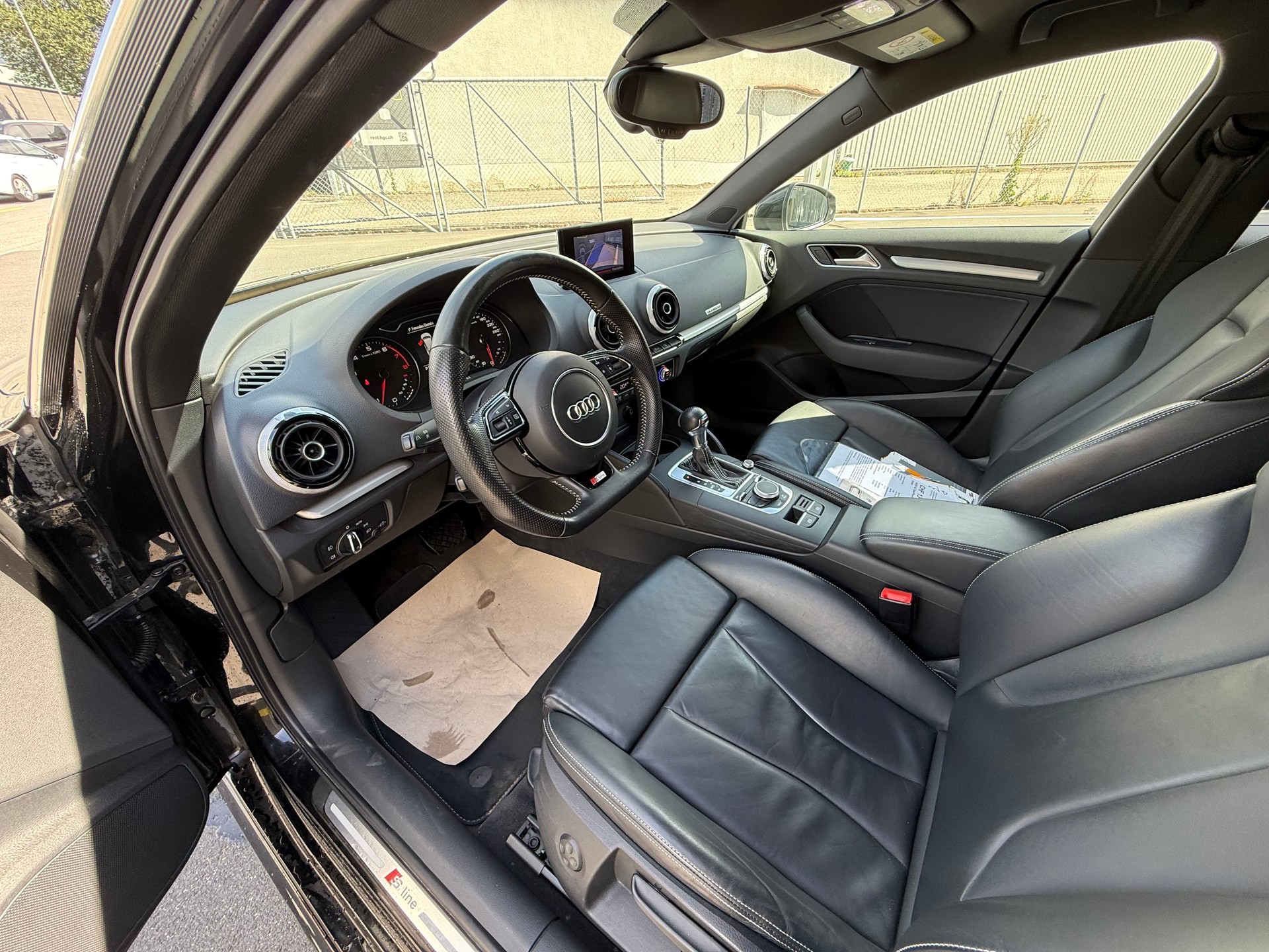 AUDI A3 Sportback 1.8 TFSI Ambition quattro S-tronic-image-8
