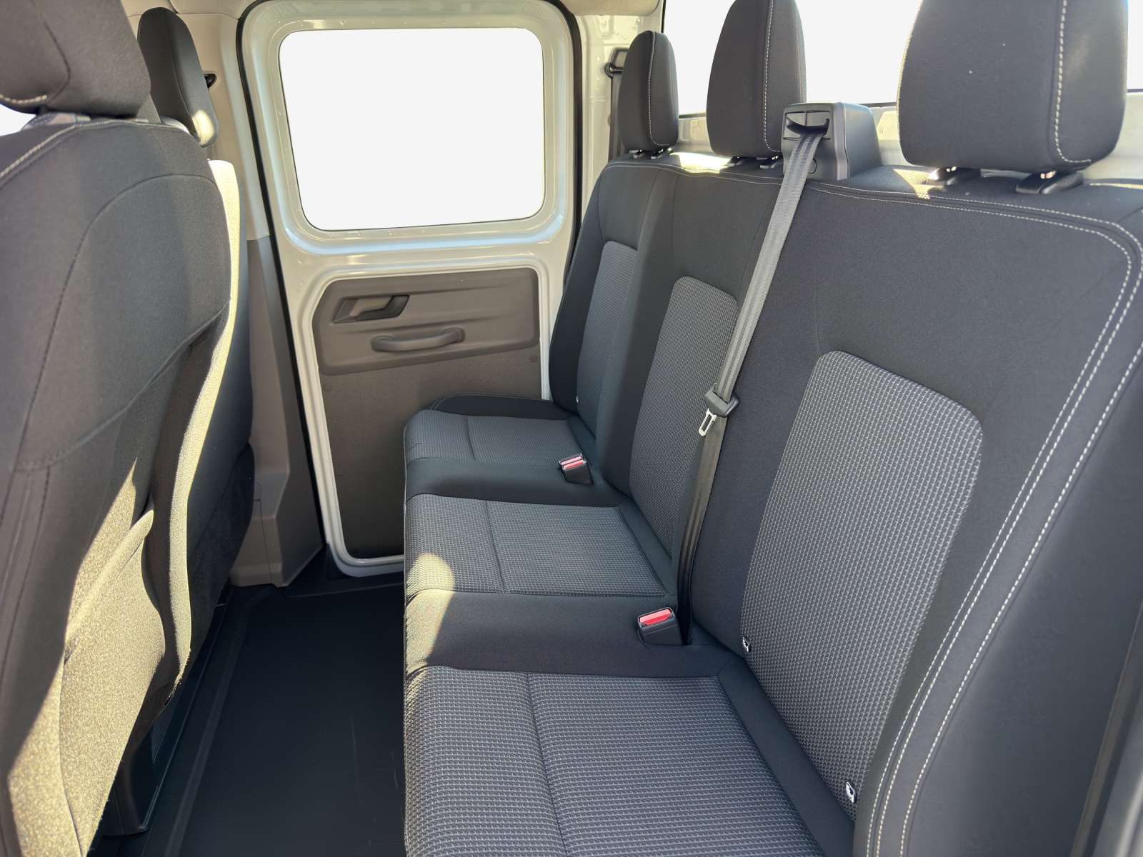 VW Transporter 2.0 TDI Automat 4Motion-image-11