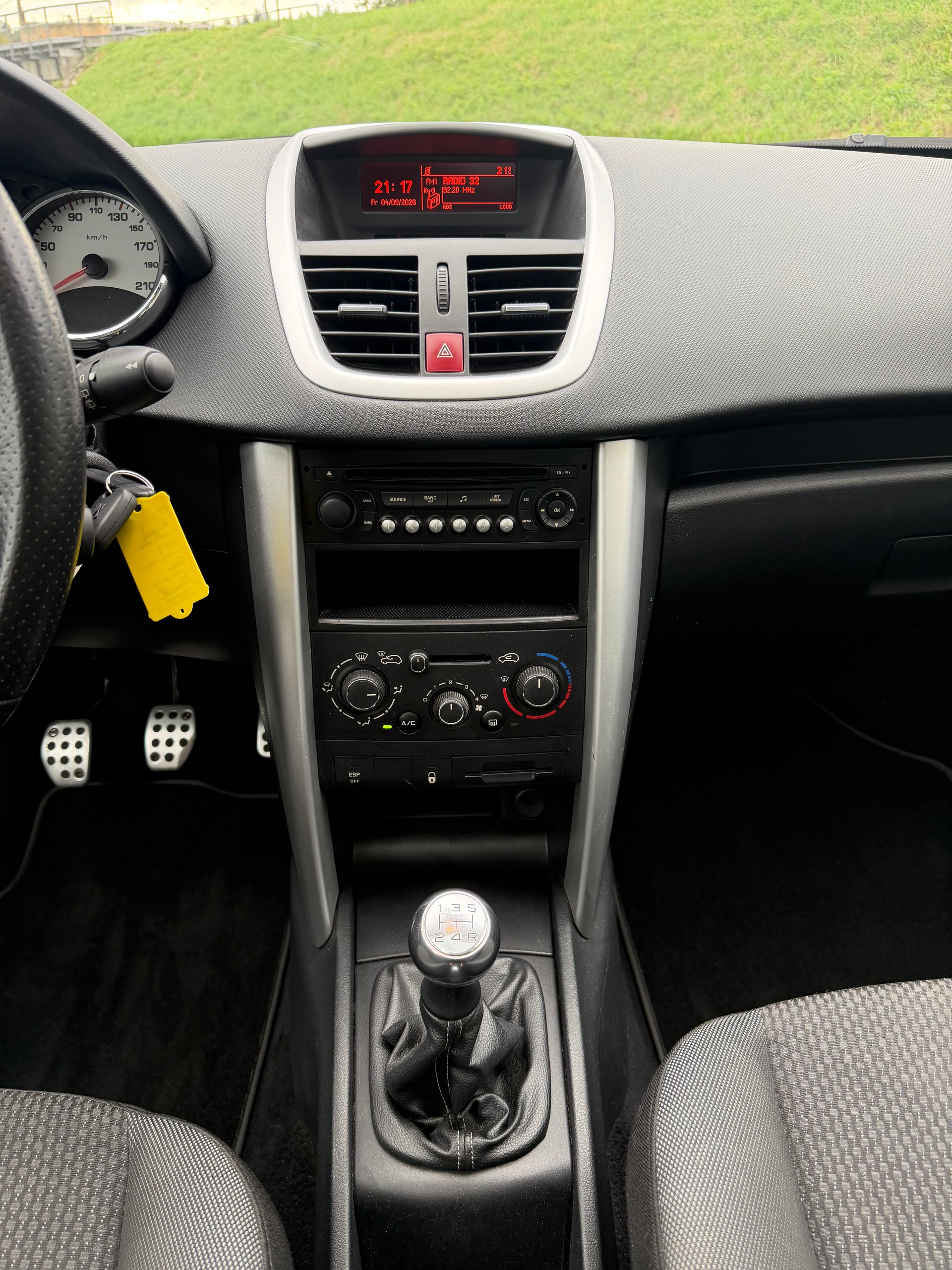PEUGEOT 207 1.6 16V Sport-image-11