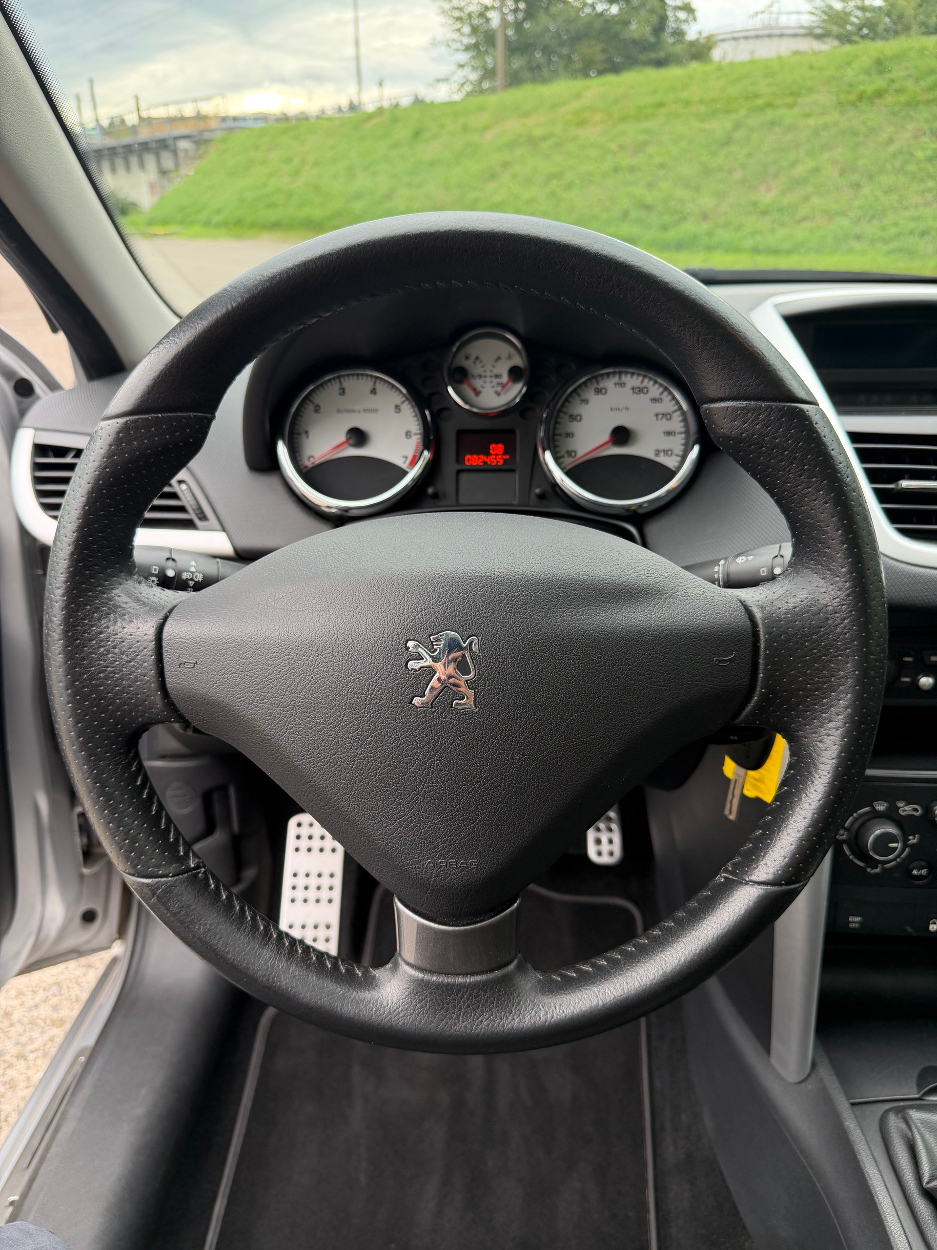 PEUGEOT 207 1.6 16V Sport-image-10