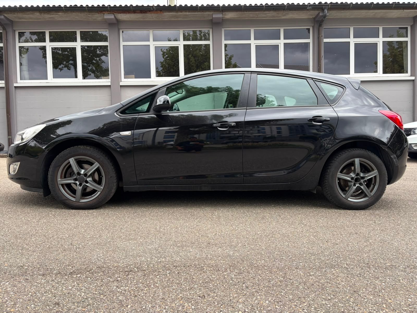 OPEL Astra 1.6i 16V Enjoy-image-13