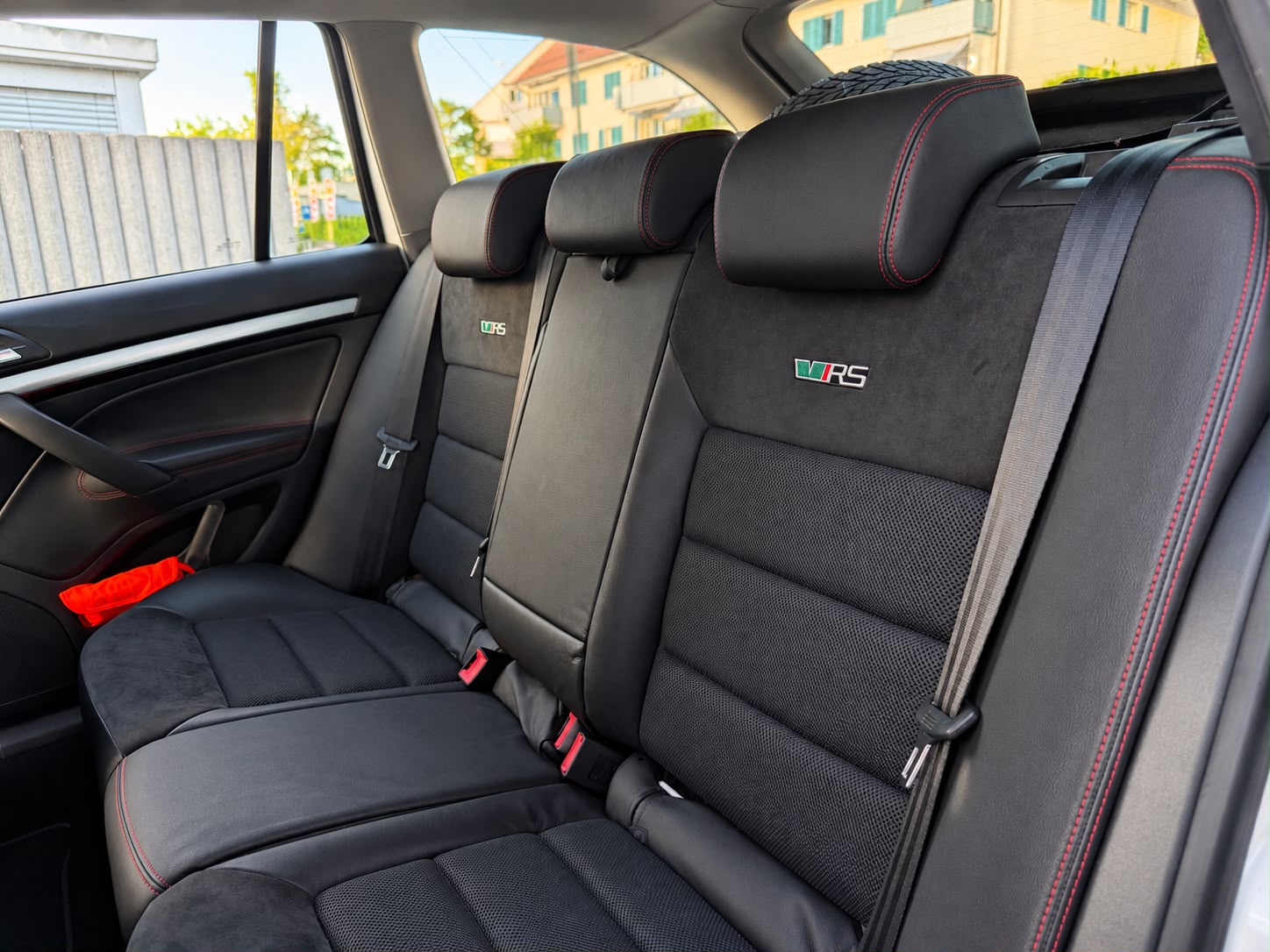 SKODA Octavia Combi 2.0 TSI RS-image-22