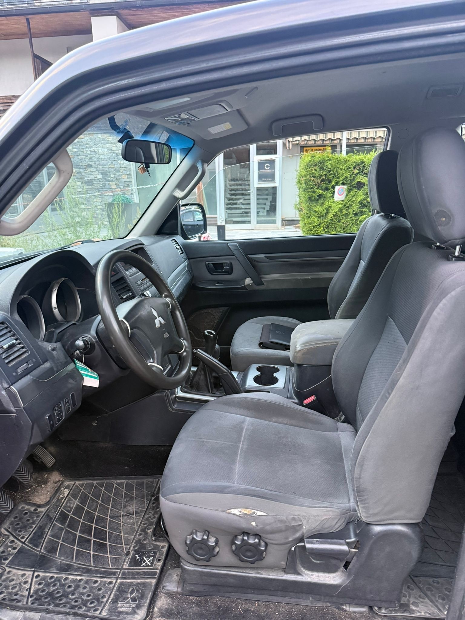 MITSUBISHI Pajero 3.2 DI-D Swiss Professional-image-6