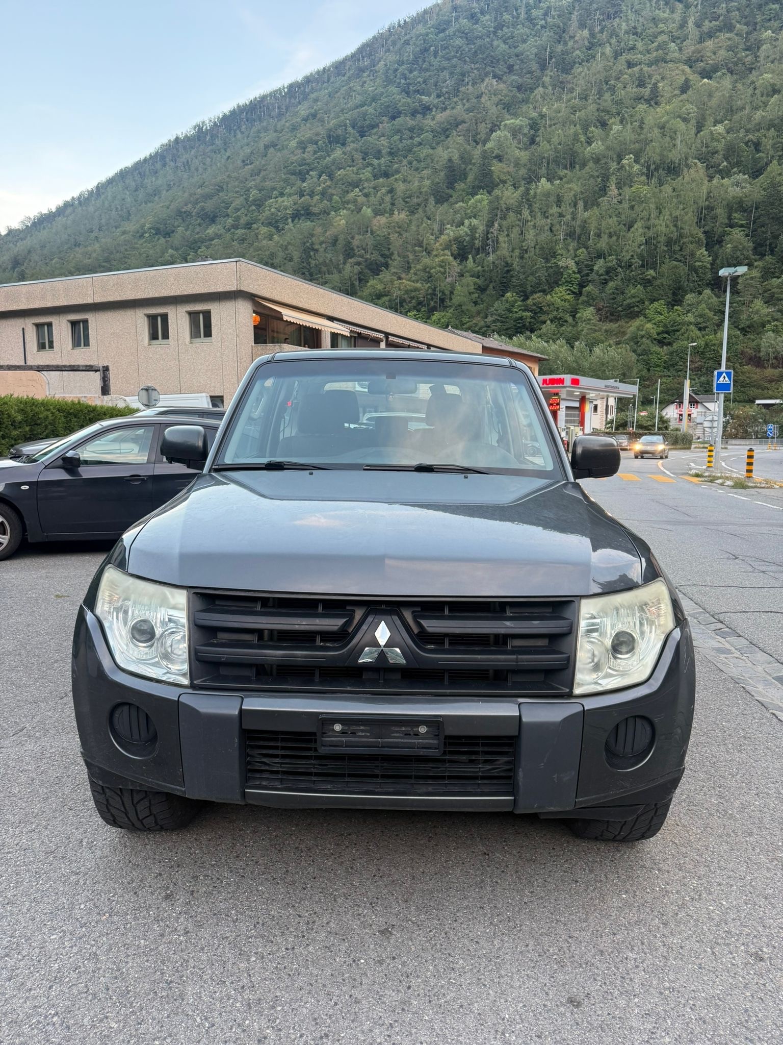 MITSUBISHI Pajero 3.2 DI-D Swiss Professional-image-1