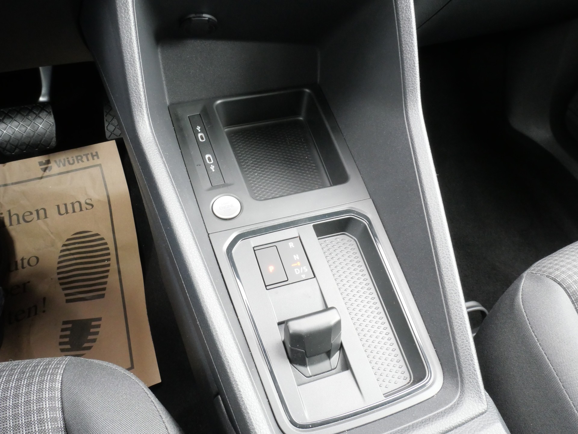 VW Caddy 1.5 TSI Plug in Hybrid DSG-image-12