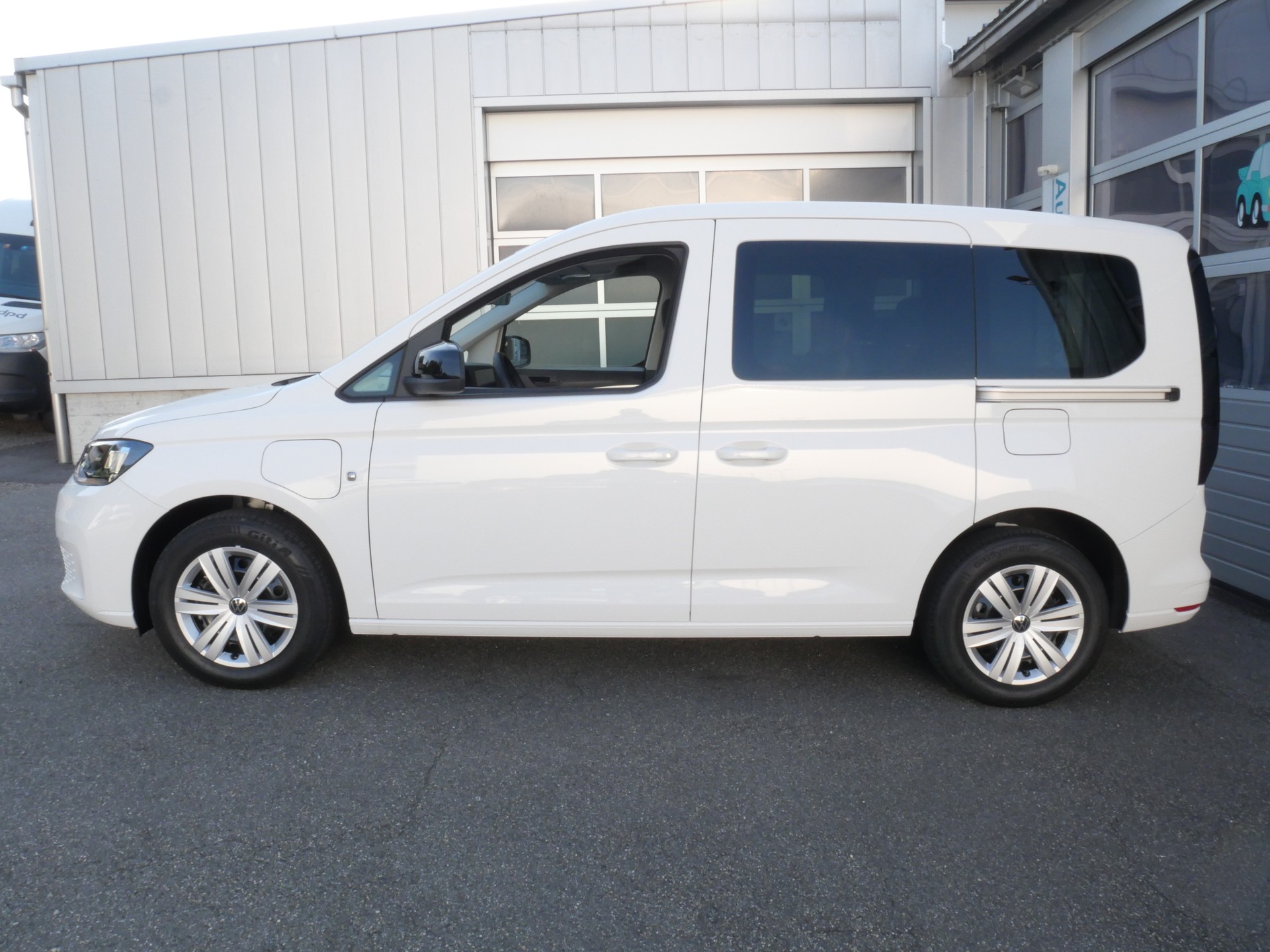 VW Caddy 1.5 TSI Plug in Hybrid DSG-image-1