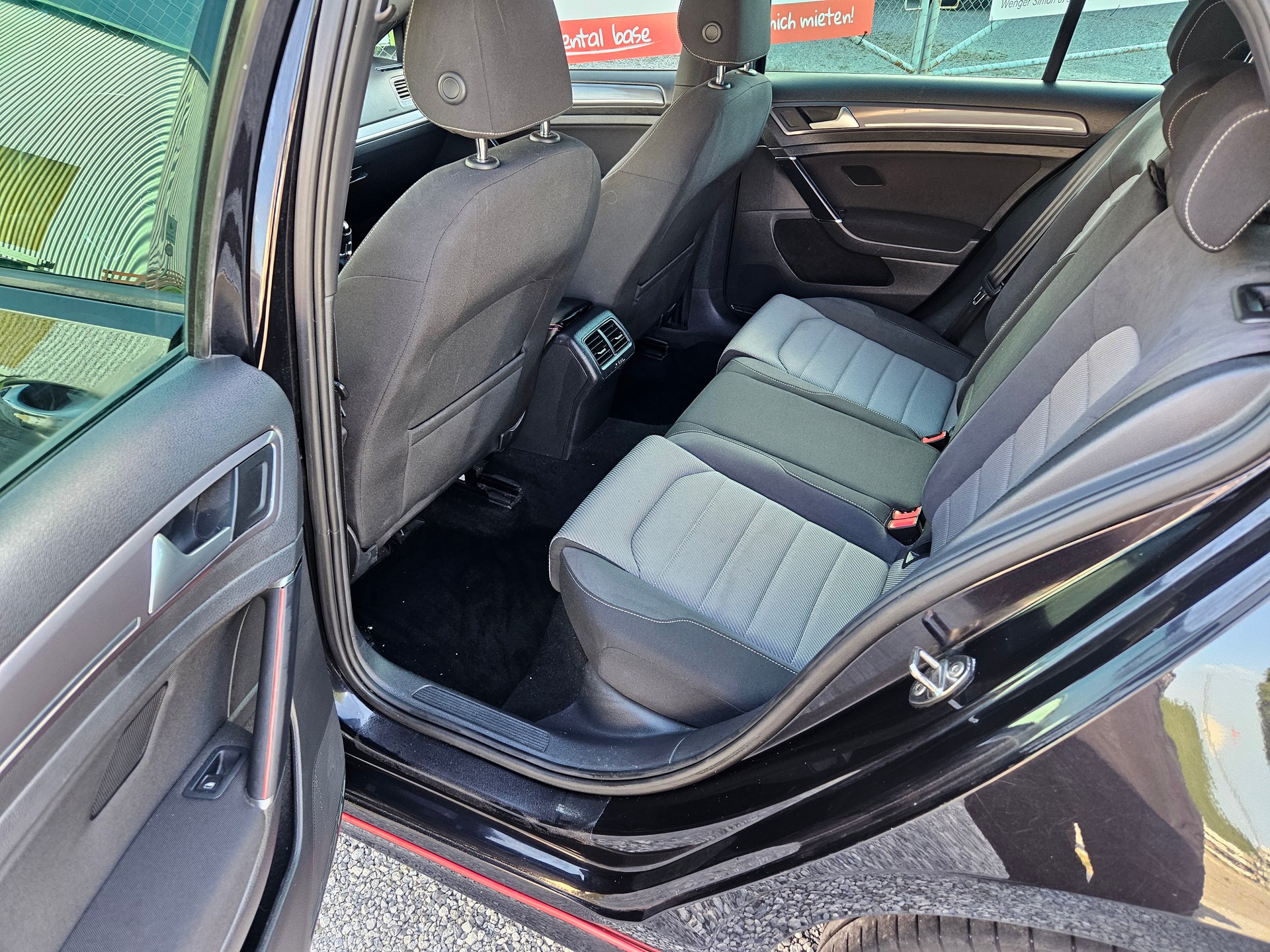 VW Golf 1.2 TSI R-Line Design-image-14