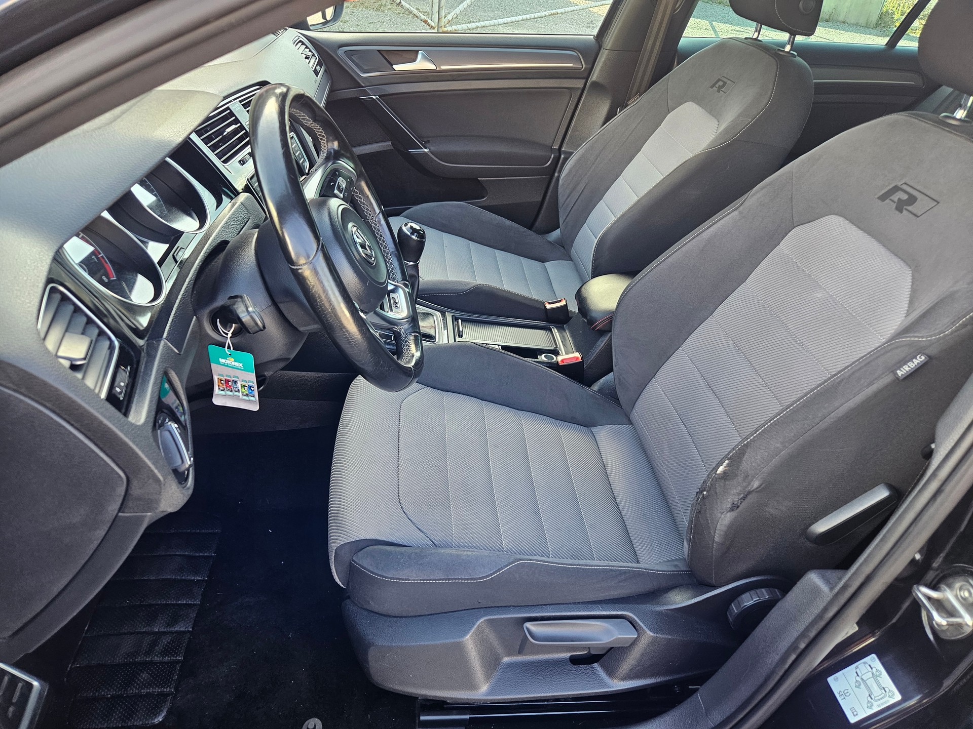 VW Golf 1.2 TSI R-Line Design-image-7