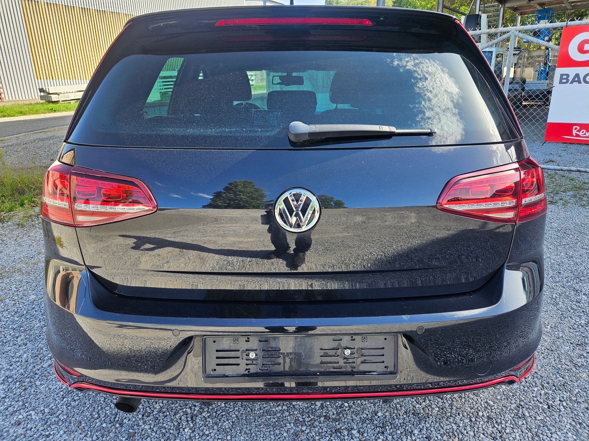 VW Golf 1.2 TSI R-Line Design-image-4